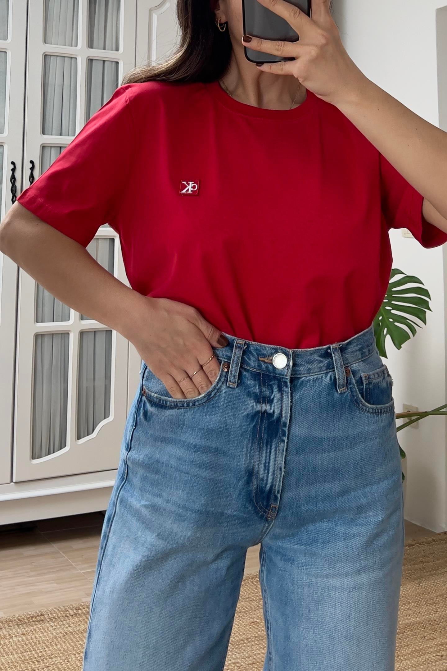 Kırmızı Mini Logolu Oversize Tshirt uygun fiyatlarda www.butikhola.com adresinde