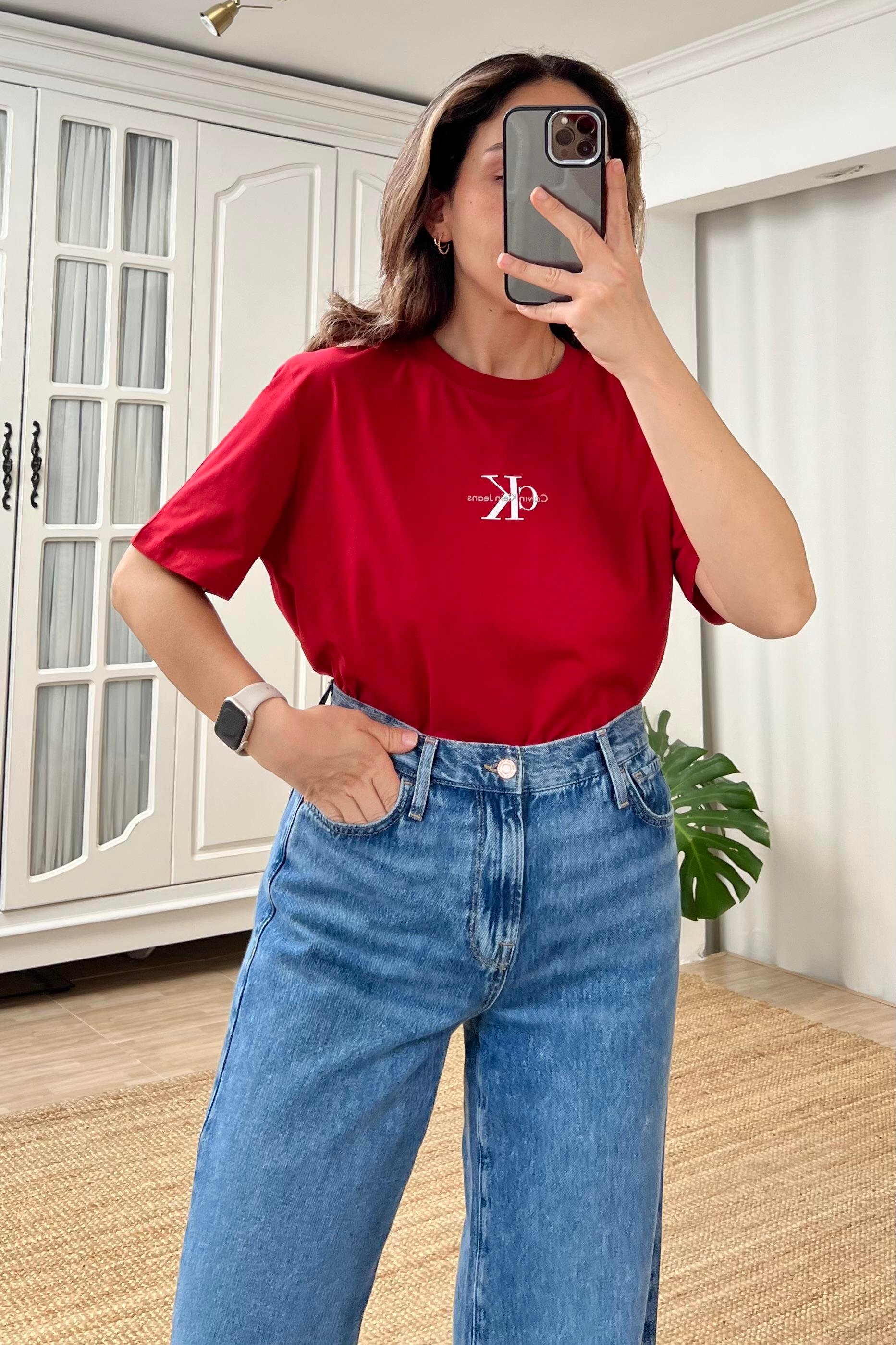 Kırmızı Tok Dokulu Yazı Logolu Tshirt uygun fiyatlarda www.butikhola.com adresinde