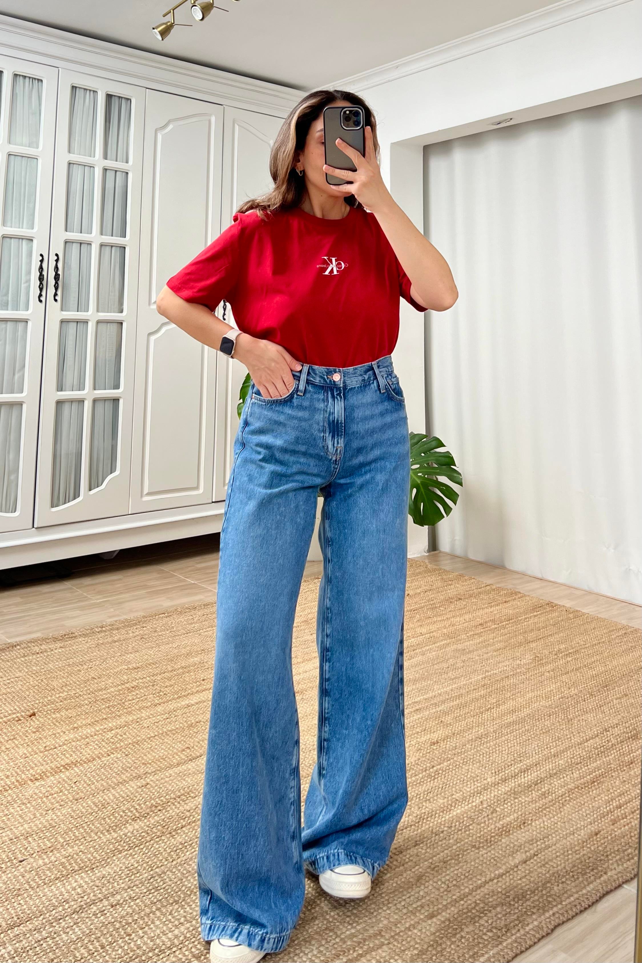 Kırmızı Tok Dokulu Yazı Logolu Tshirt uygun fiyatlarda www.butikhola.com adresinde
