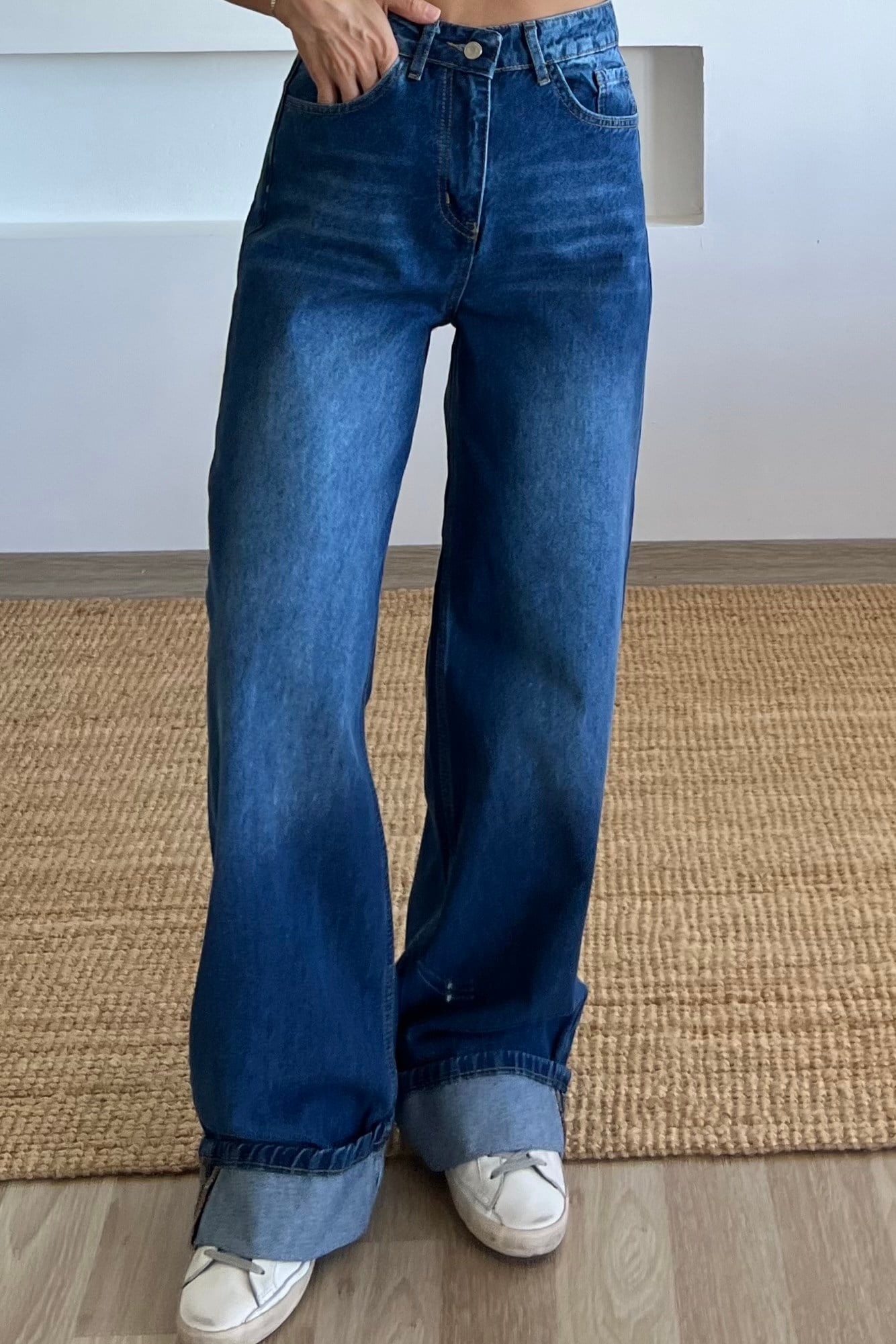 Koyu Mavi Paça Katlama Detaylı Jean uygun fiyatlarda www.butikhola.com adresinde