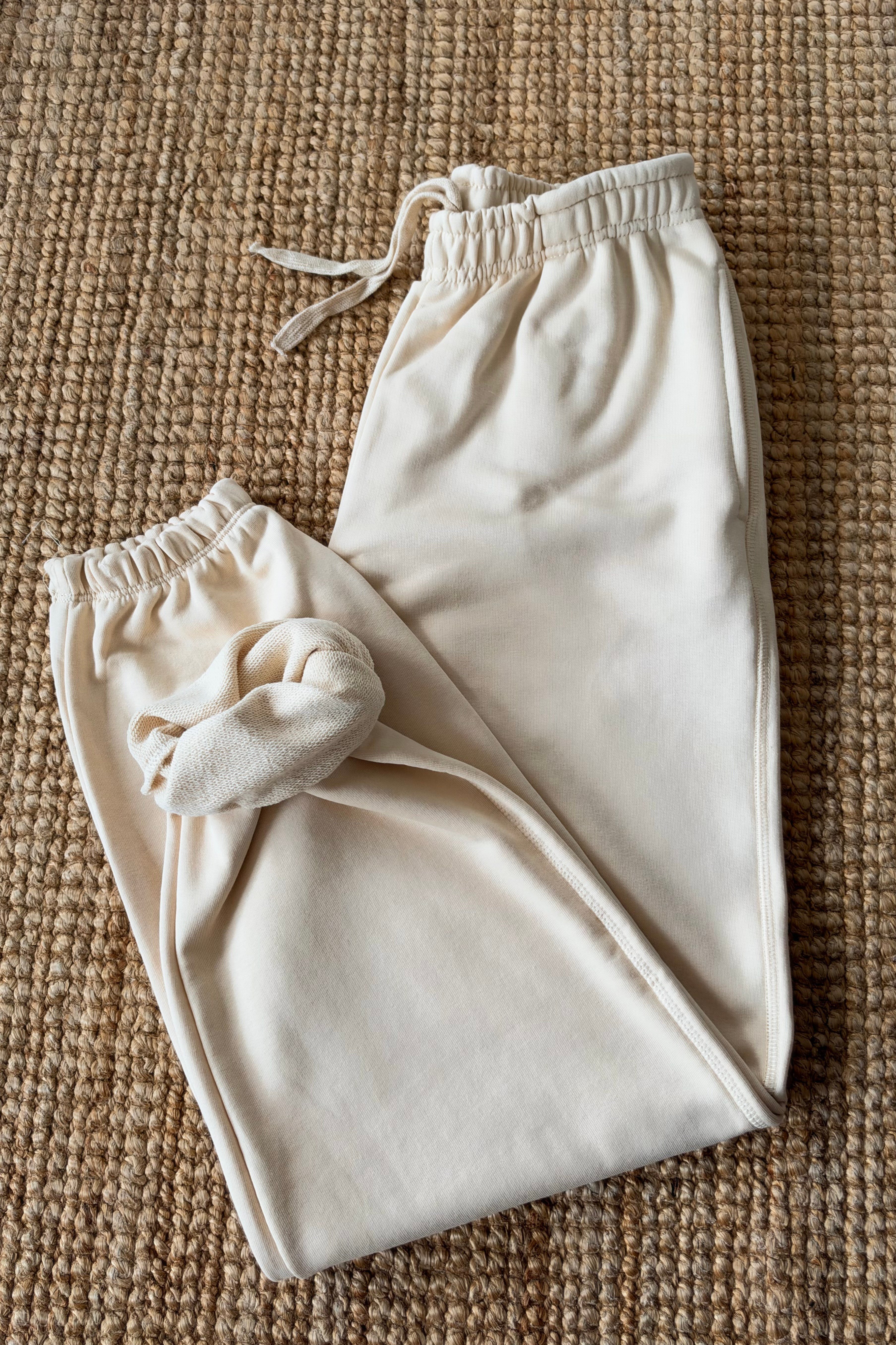 Krem Rengi Jogger Eşofman uygun fiyatlarda www.butikhola.com adresinde