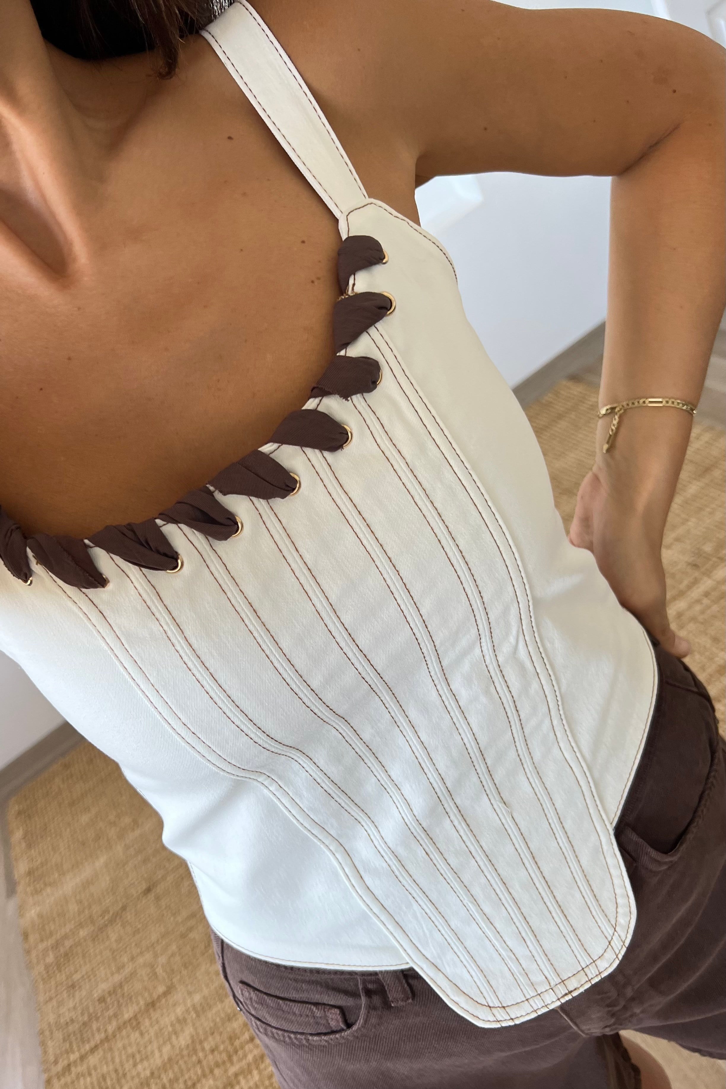 Kuş Gözü Garnili Tasarım Korse Bluz uygun fiyatlarda www.butikhola.com adresinde