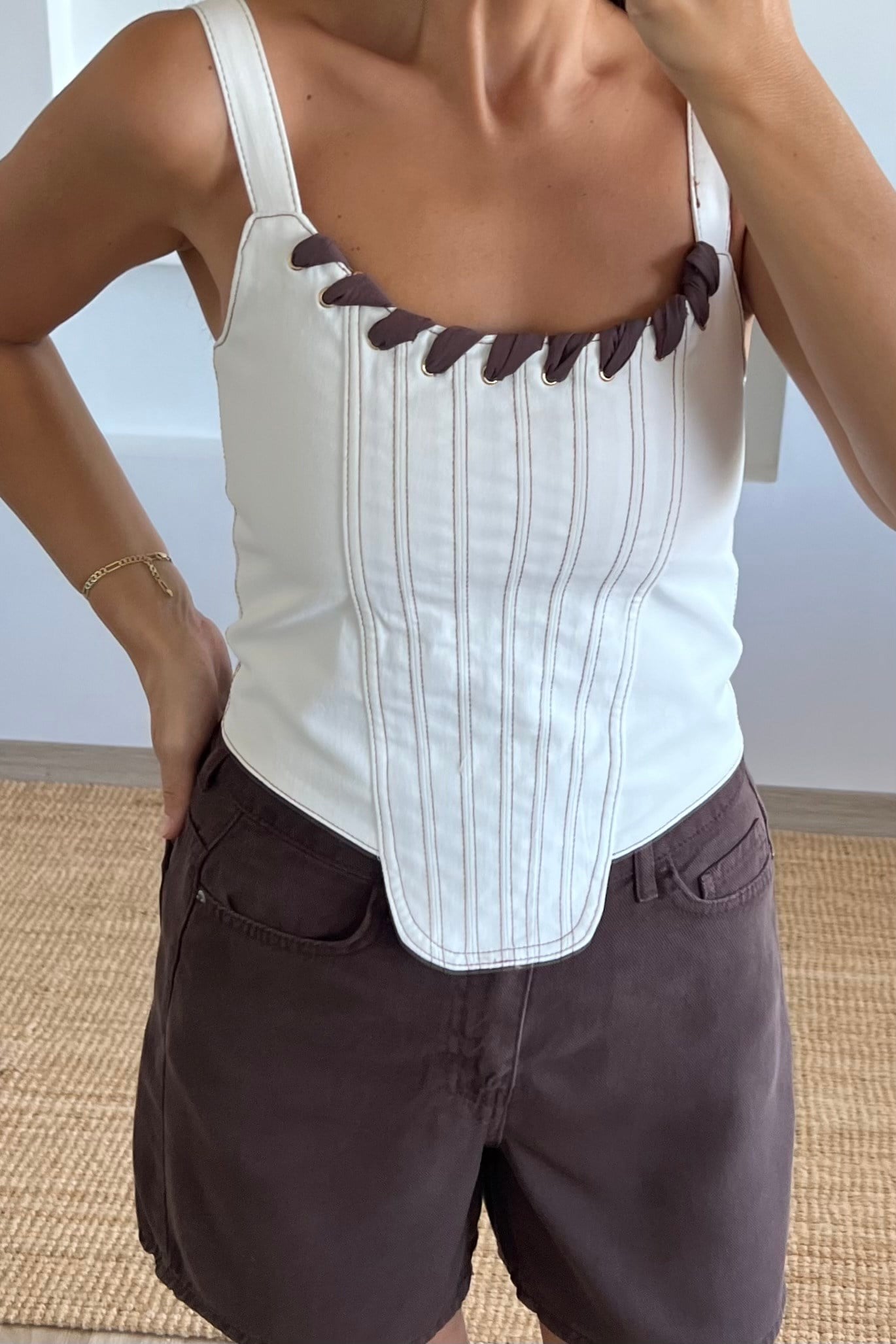 Kuş Gözü Garnili Tasarım Korse Bluz uygun fiyatlarda www.butikhola.com adresinde