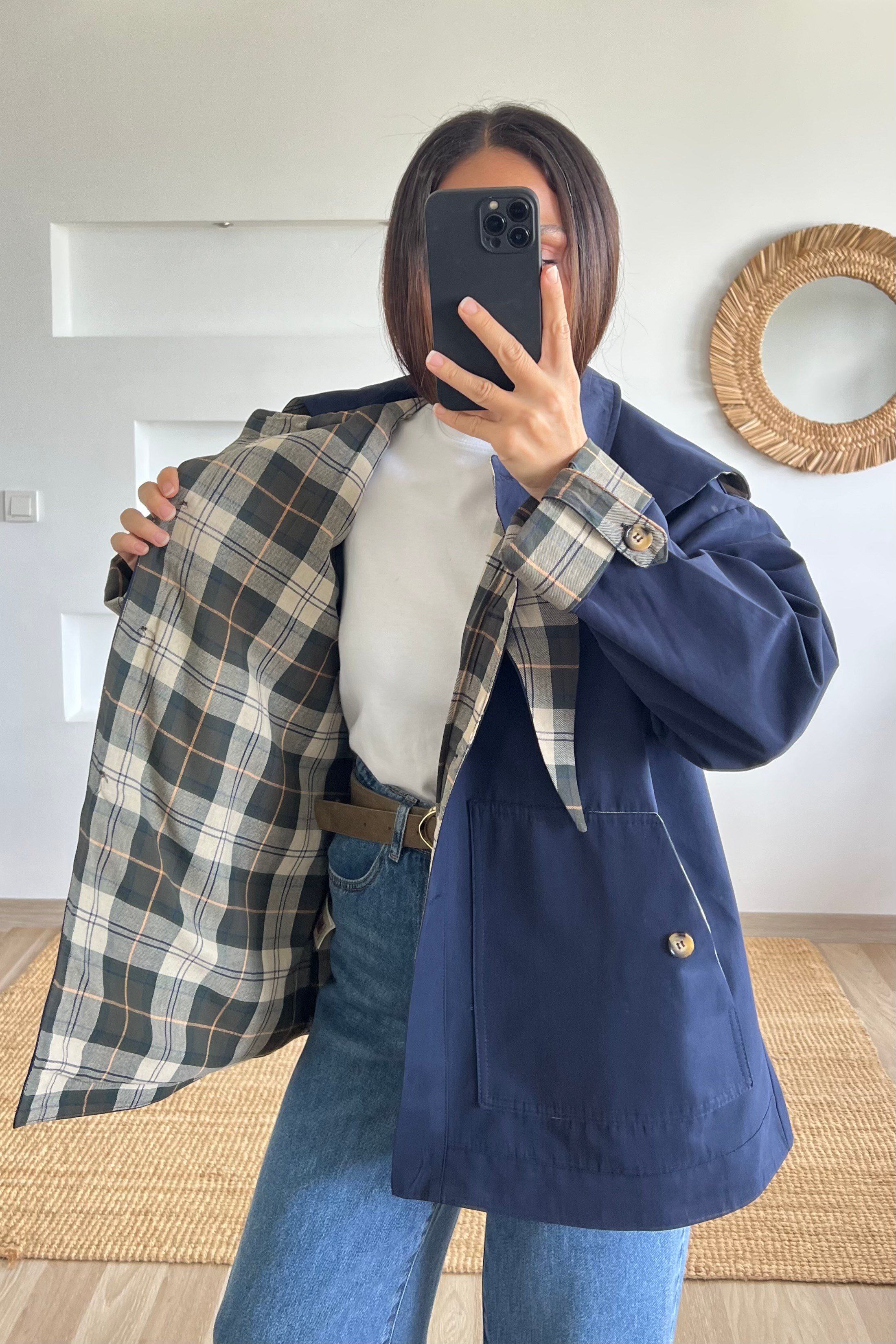 Lacivert Çıkarılabilir Fular Detaylı Tasarım Trençkot uygun fiyatlarda www.butikhola.com adresinde