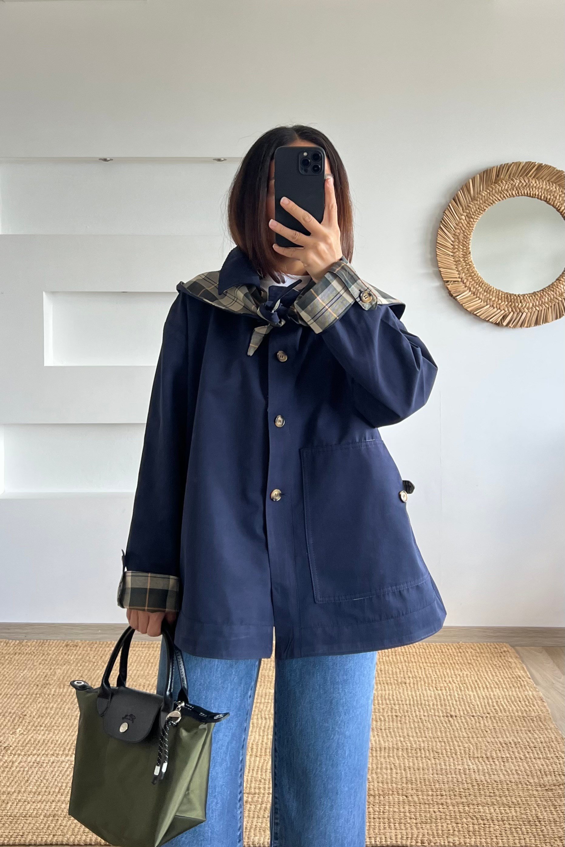 Lacivert Çıkarılabilir Fular Detaylı Tasarım Trençkot uygun fiyatlarda www.butikhola.com adresinde