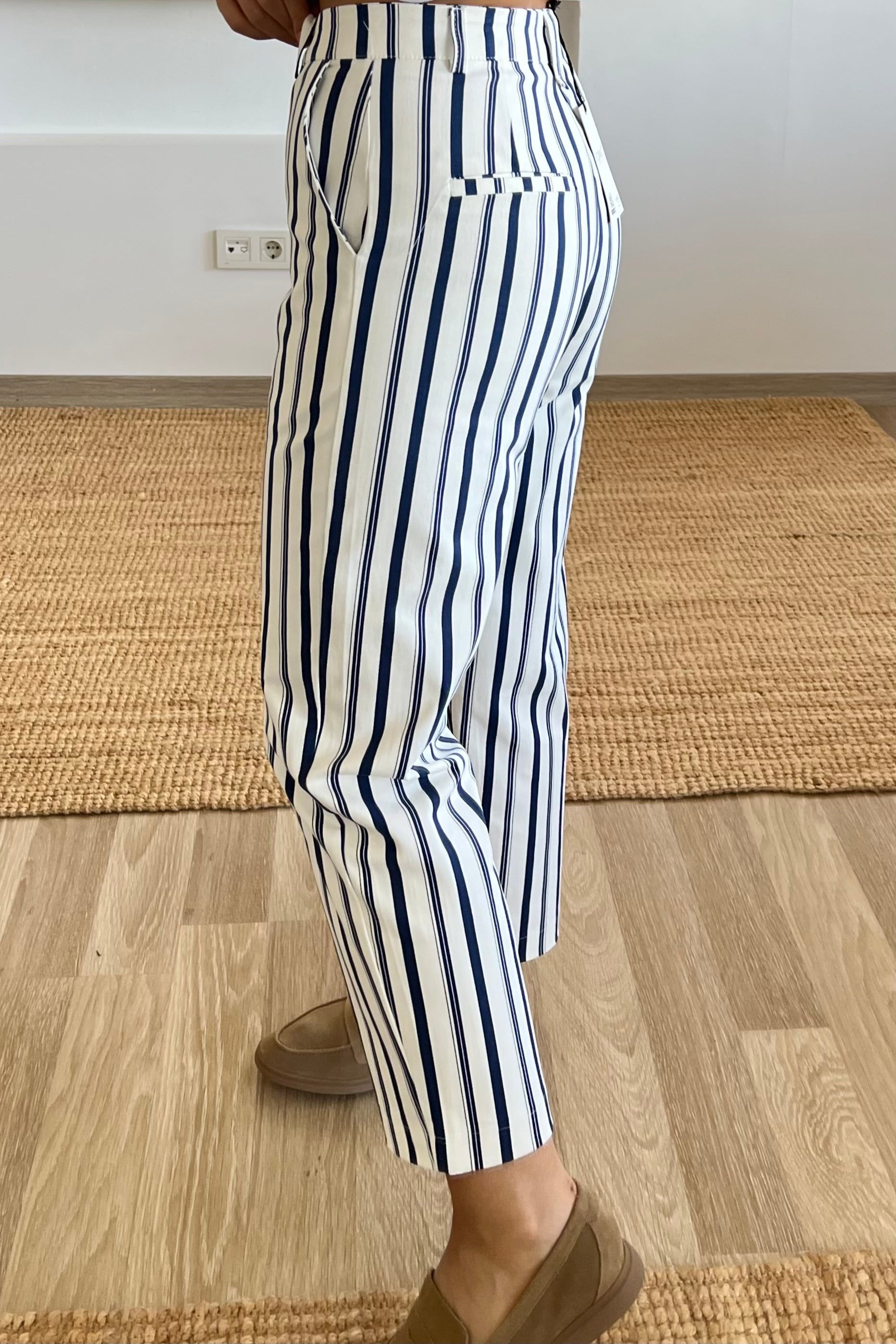 Lacivert Çizgili Barrel Pantolon uygun fiyatlarda www.butikhola.com adresinde