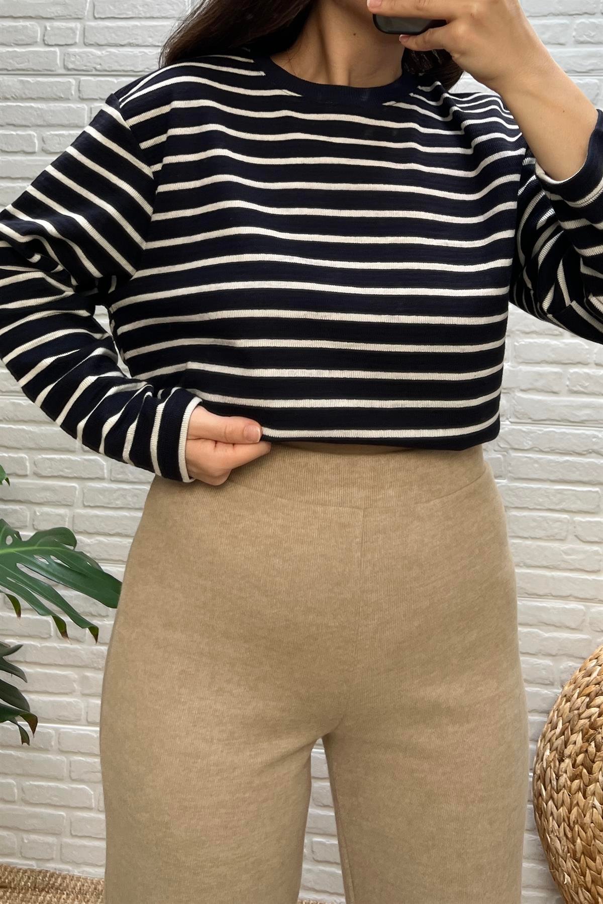 Lacivert Çizgili Dokulu Sweatshirt uygun fiyatlarda www.butikhola.com adresinde