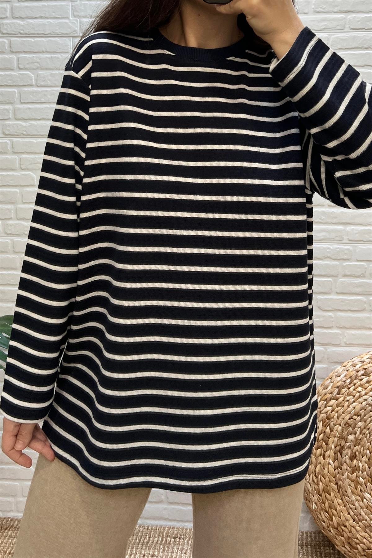 Lacivert Çizgili Dokulu Sweatshirt uygun fiyatlarda www.butikhola.com adresinde