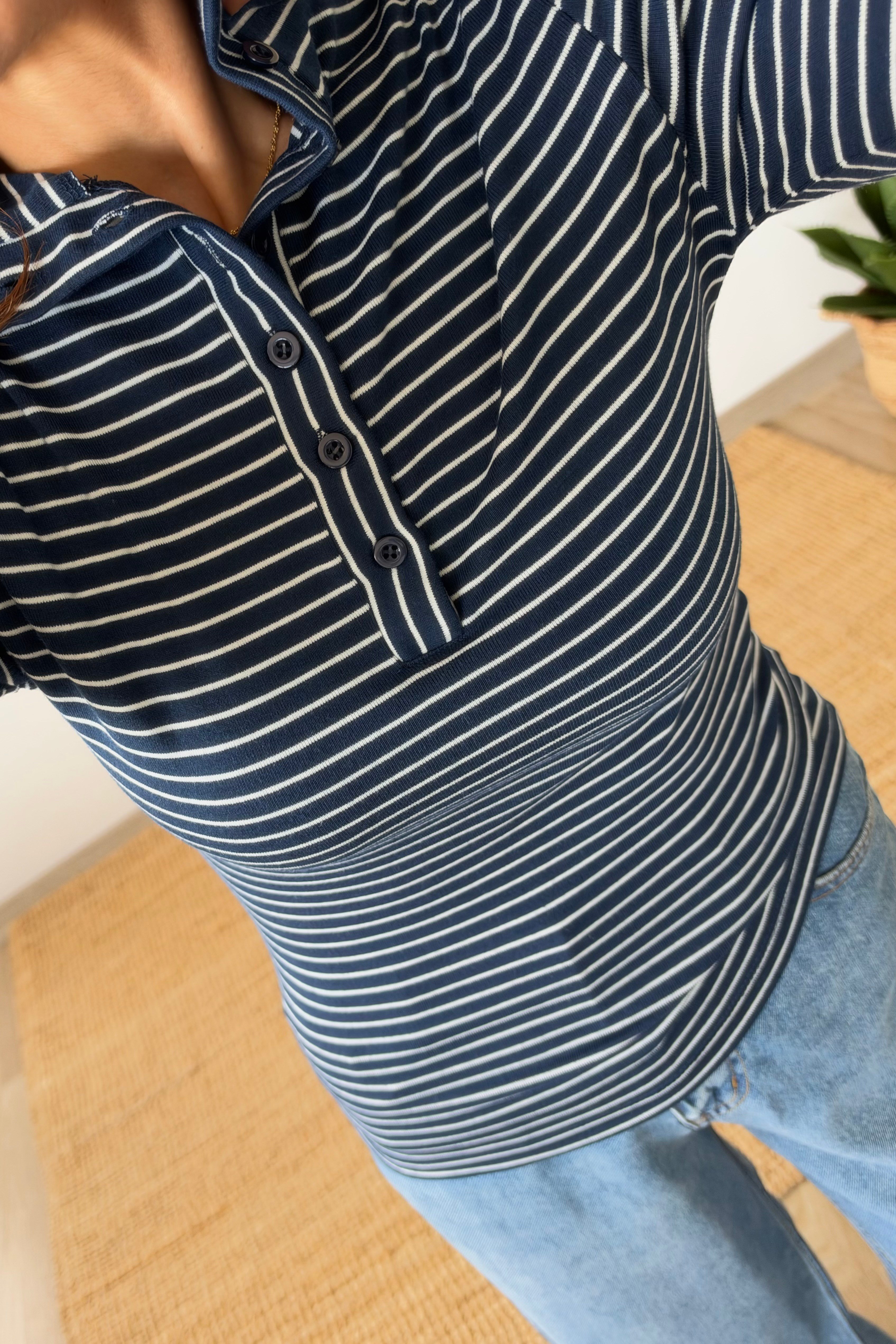 Lacivert Çizgili Düğmeli Dik Yaka Bluz uygun fiyatlarda www.butikhola.com adresinde