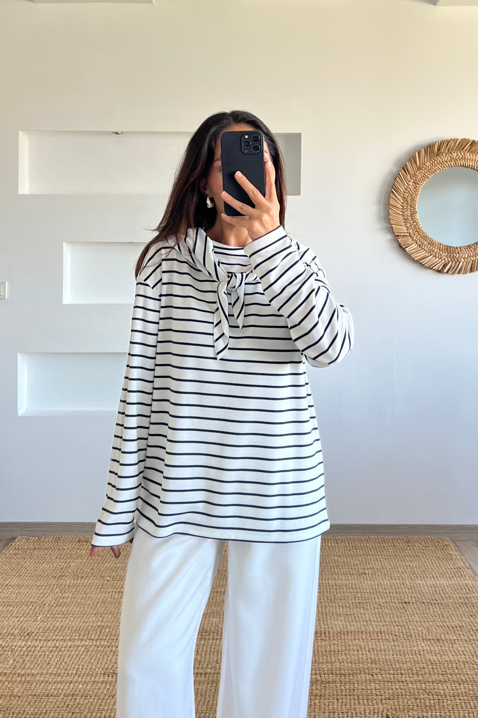 Lacivert Çizgili Fular Detaylı İnce Sweat uygun fiyatlarda www.butikhola.com adresinde