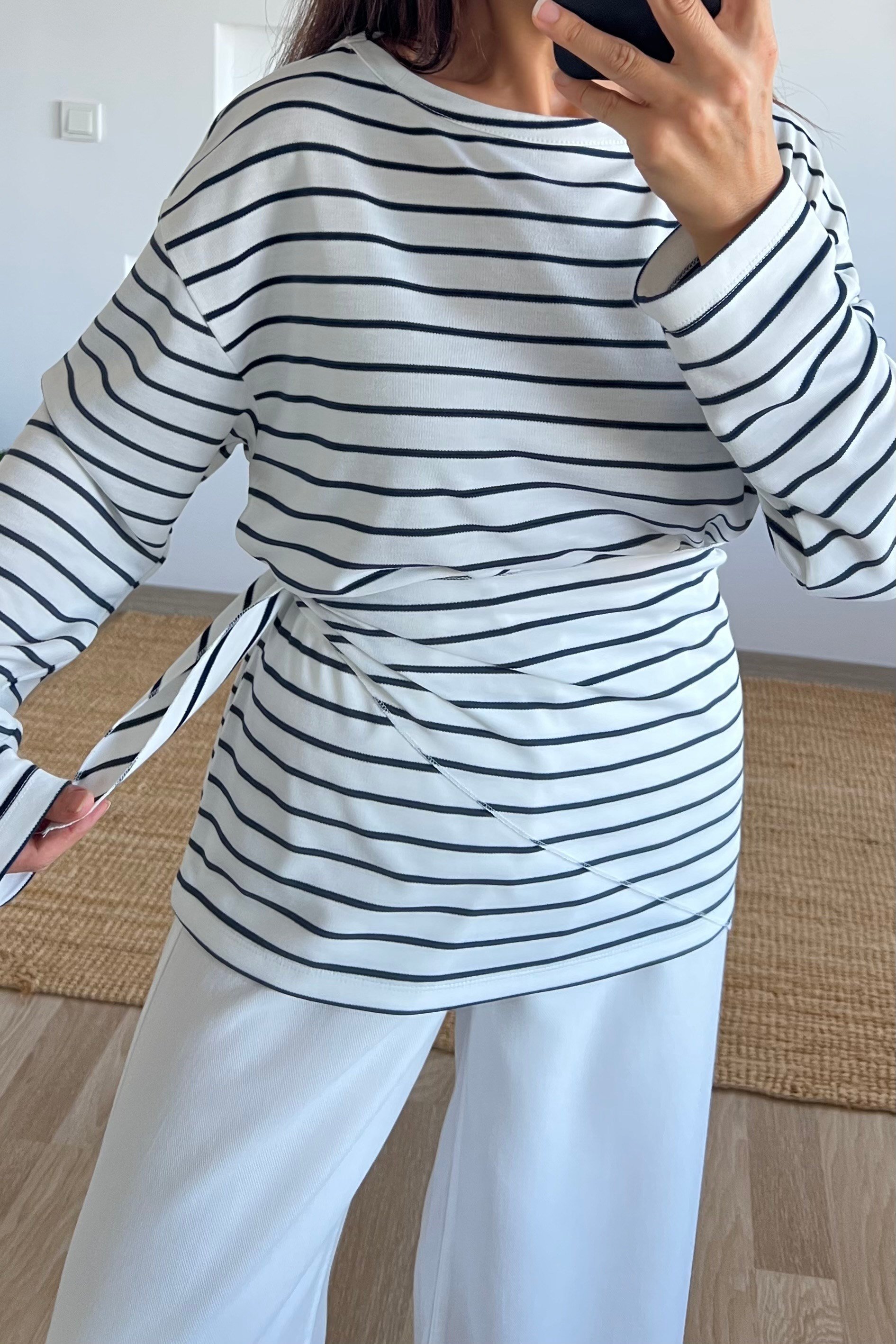 Lacivert Çizgili Fular Detaylı İnce Sweat uygun fiyatlarda www.butikhola.com adresinde