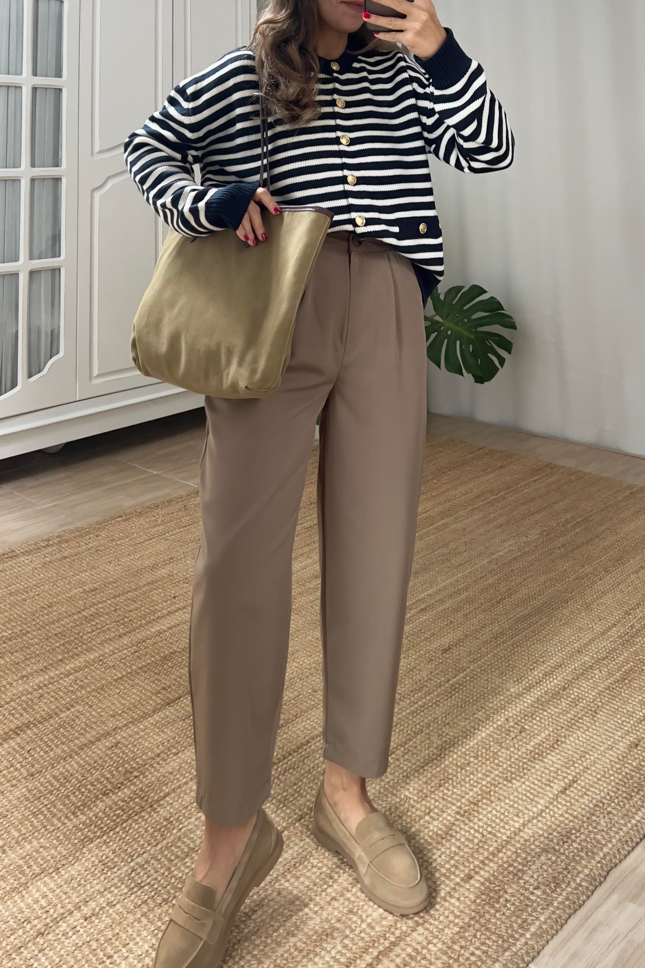 Lacivert Ekru Çizgili Gold Düğme Detaylı Hırka  uygun fiyatlarda www.butikhola.com adresinde