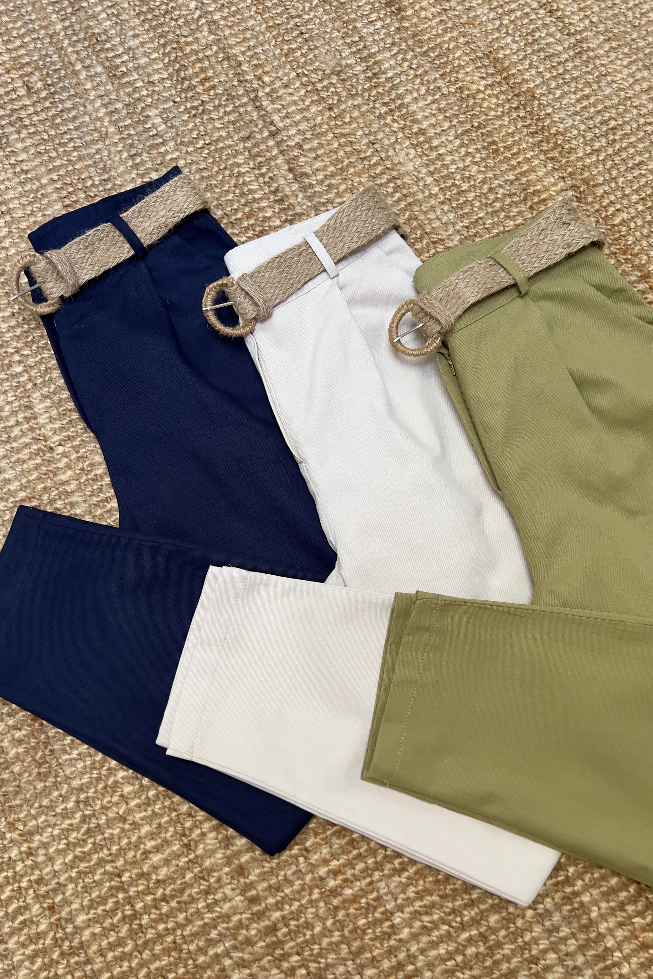 Lacivert Hasır Kemerli Havuç Kesim Pantolon uygun fiyatlarda www.butikhola.com adresinde