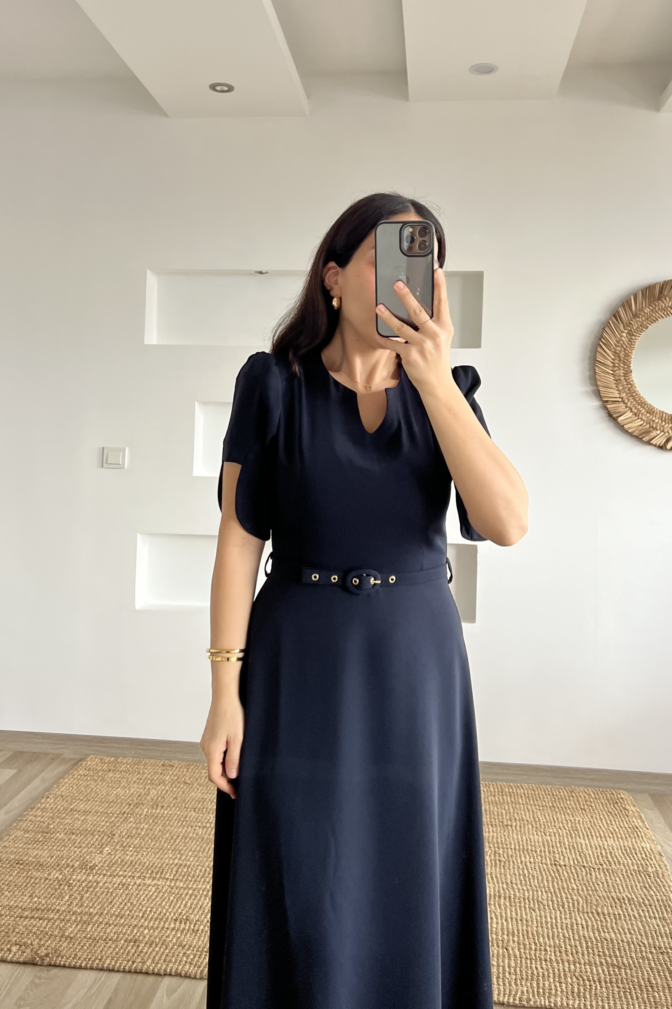 Lacivert Kendinden Kemerli Asimetrik Kol uygun fiyatlarda www.butikhola.com adresinde