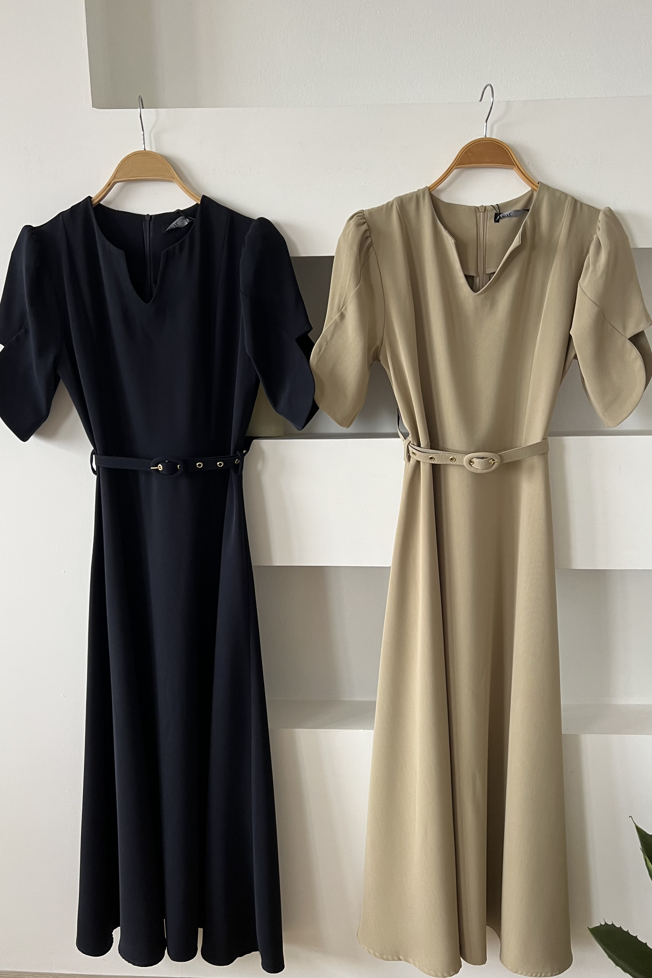 Lacivert Kendinden Kemerli Asimetrik Kol uygun fiyatlarda www.butikhola.com adresinde
