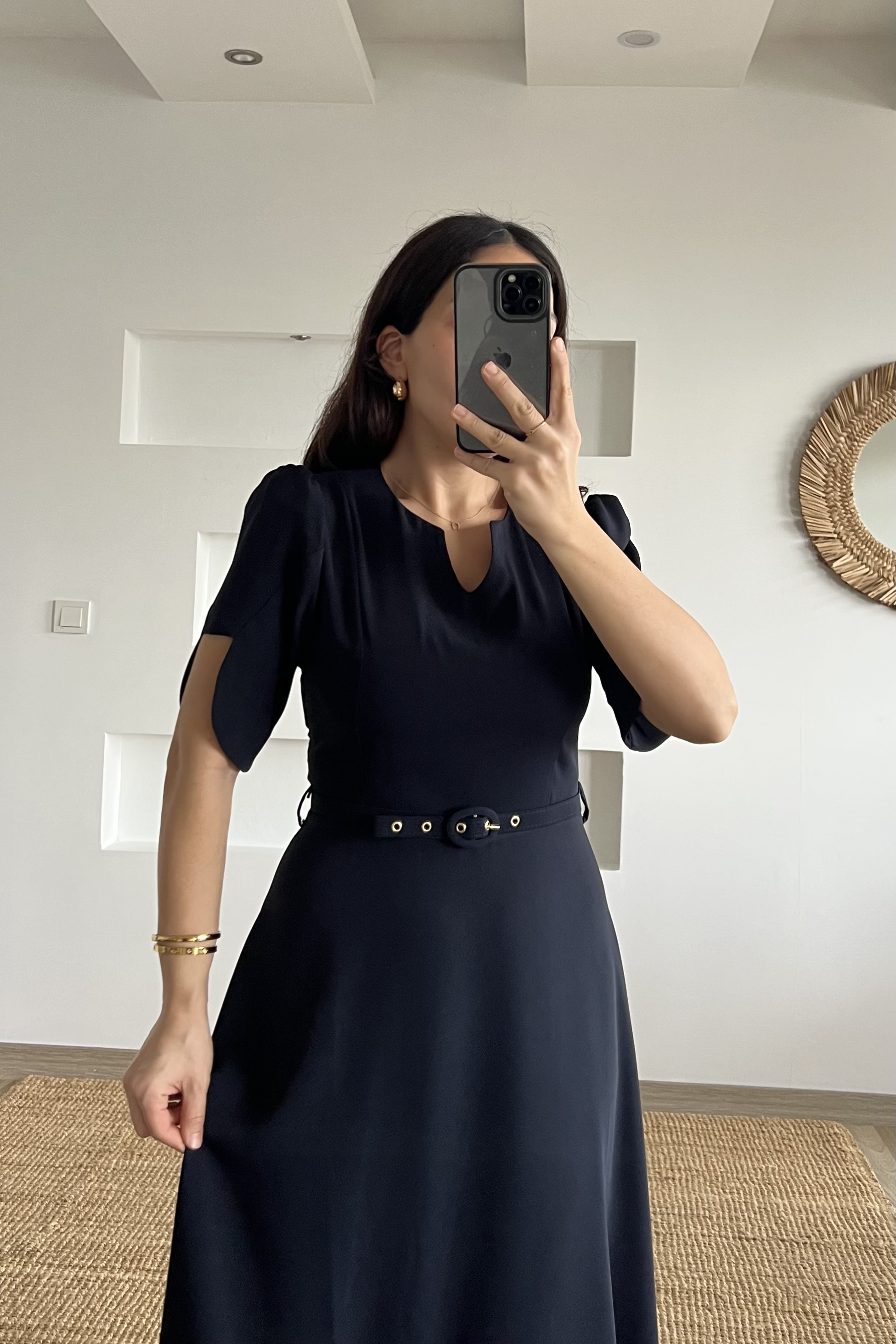 Lacivert Kendinden Kemerli Asimetrik Kol uygun fiyatlarda www.butikhola.com adresinde