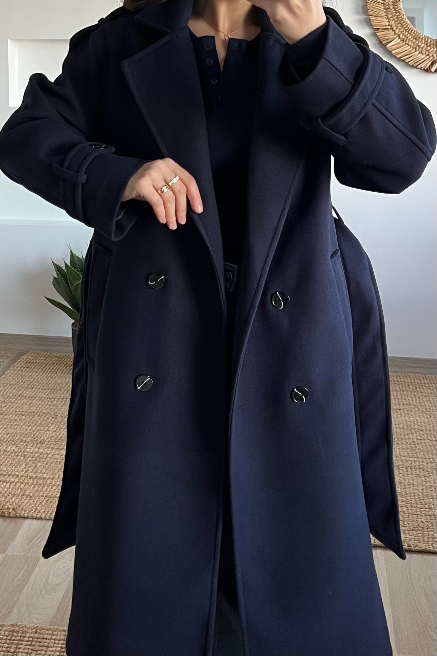 Lacivert Kuşaklı Premium Kaban uygun fiyatlarda www.butikhola.com adresinde