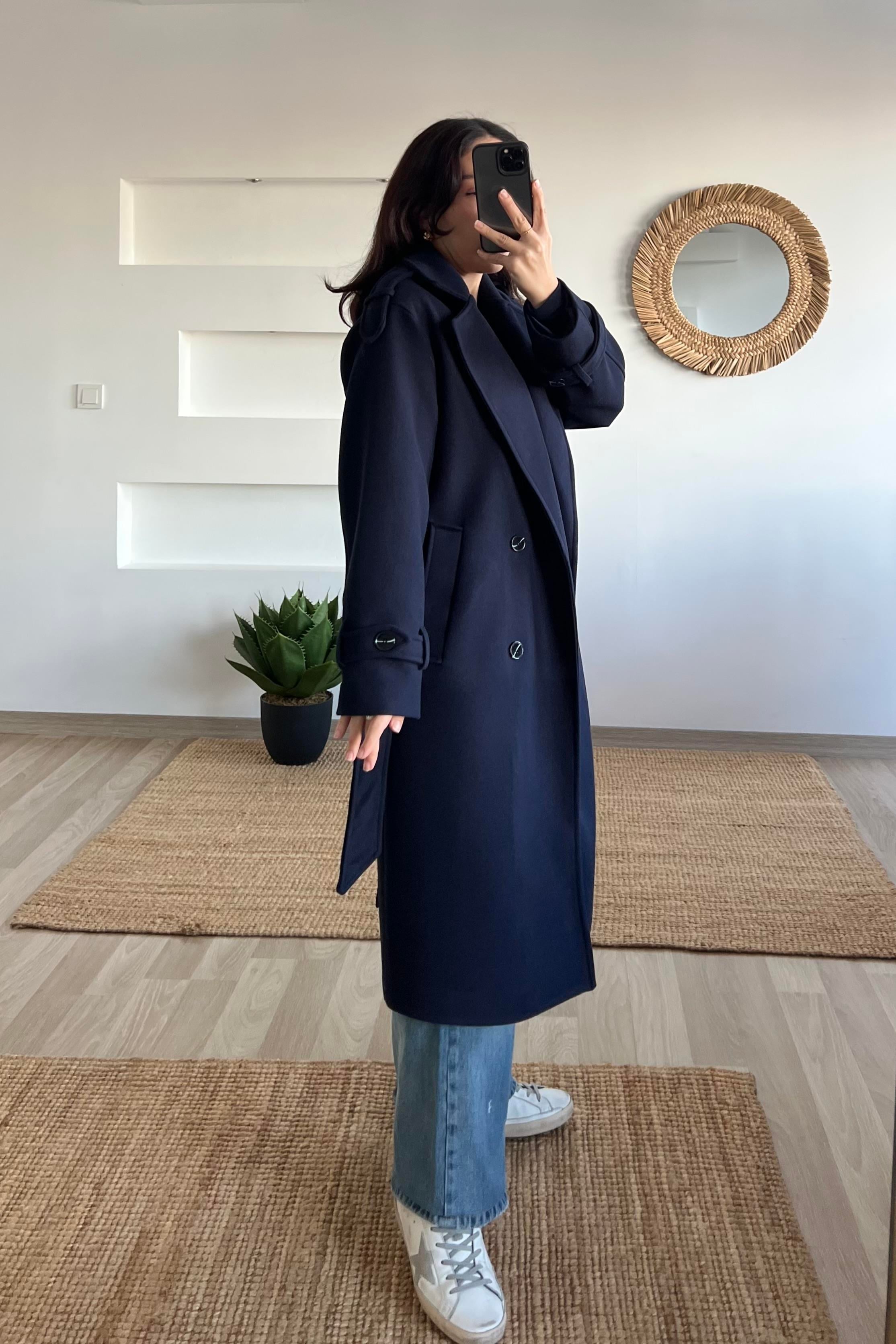 Lacivert Kuşaklı Premium Kaban uygun fiyatlarda www.butikhola.com adresinde