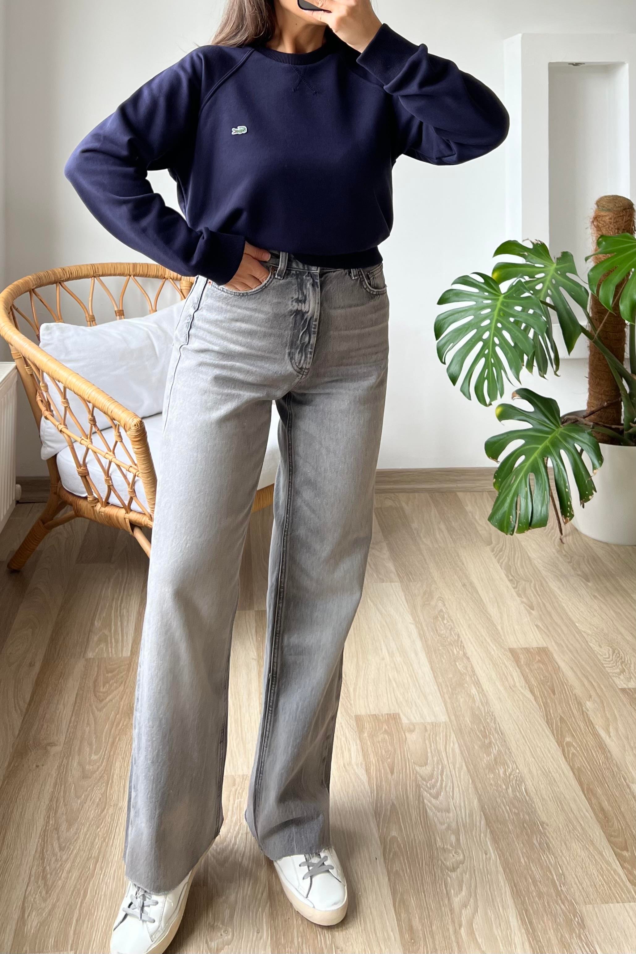 Lacivert Logo Nakışlı Yaka Detaylı Sweatshirt uygun fiyatlarda www.butikhola.com adresinde