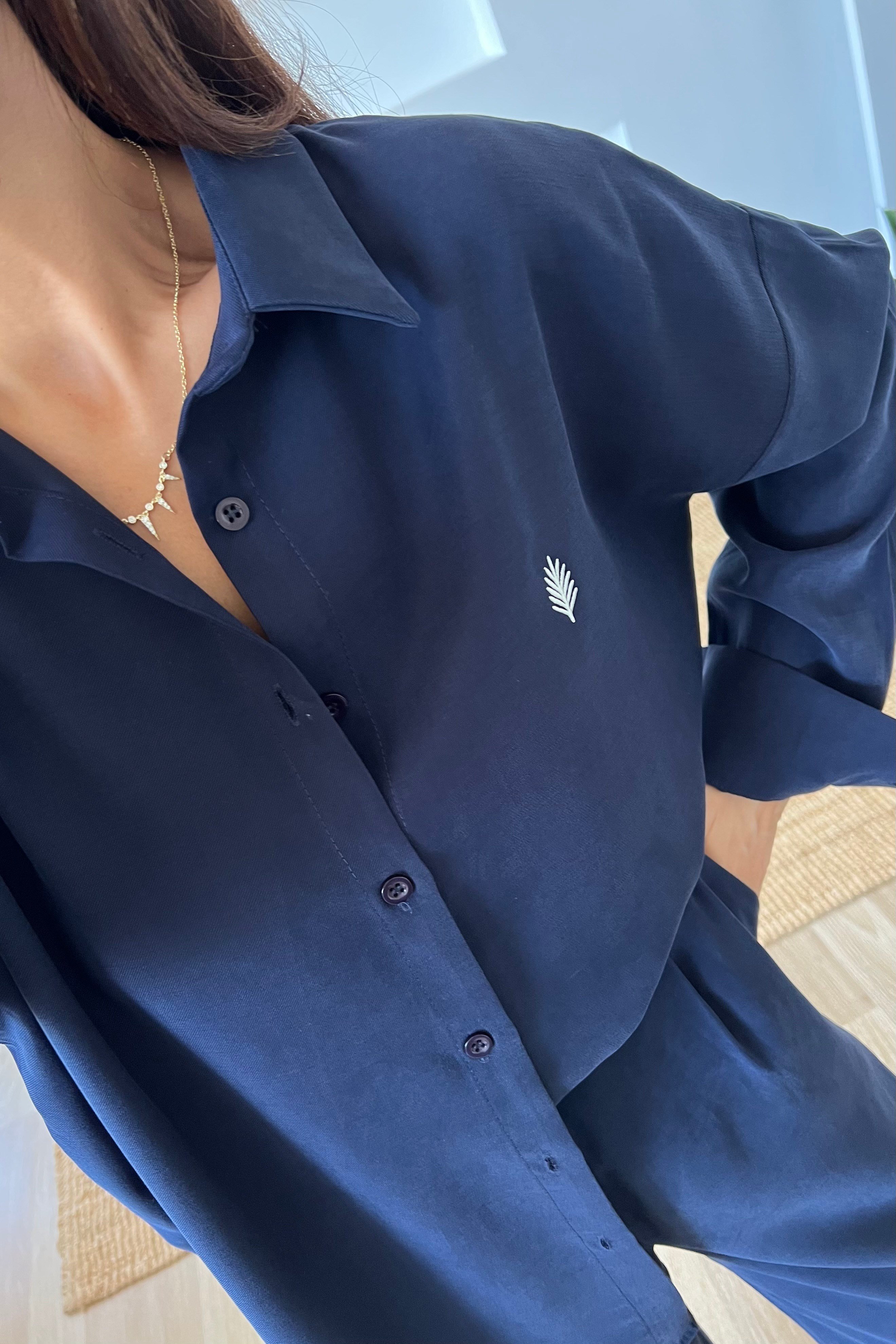 Lacivert Nakış Detaylı Premium takım uygun fiyatlarda www.butikhola.com adresinde