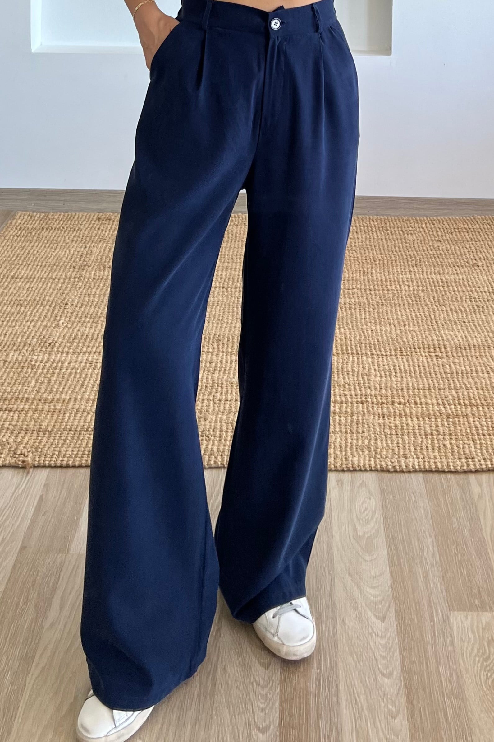 Lacivert Nakış Detaylı Premium takım uygun fiyatlarda www.butikhola.com adresinde