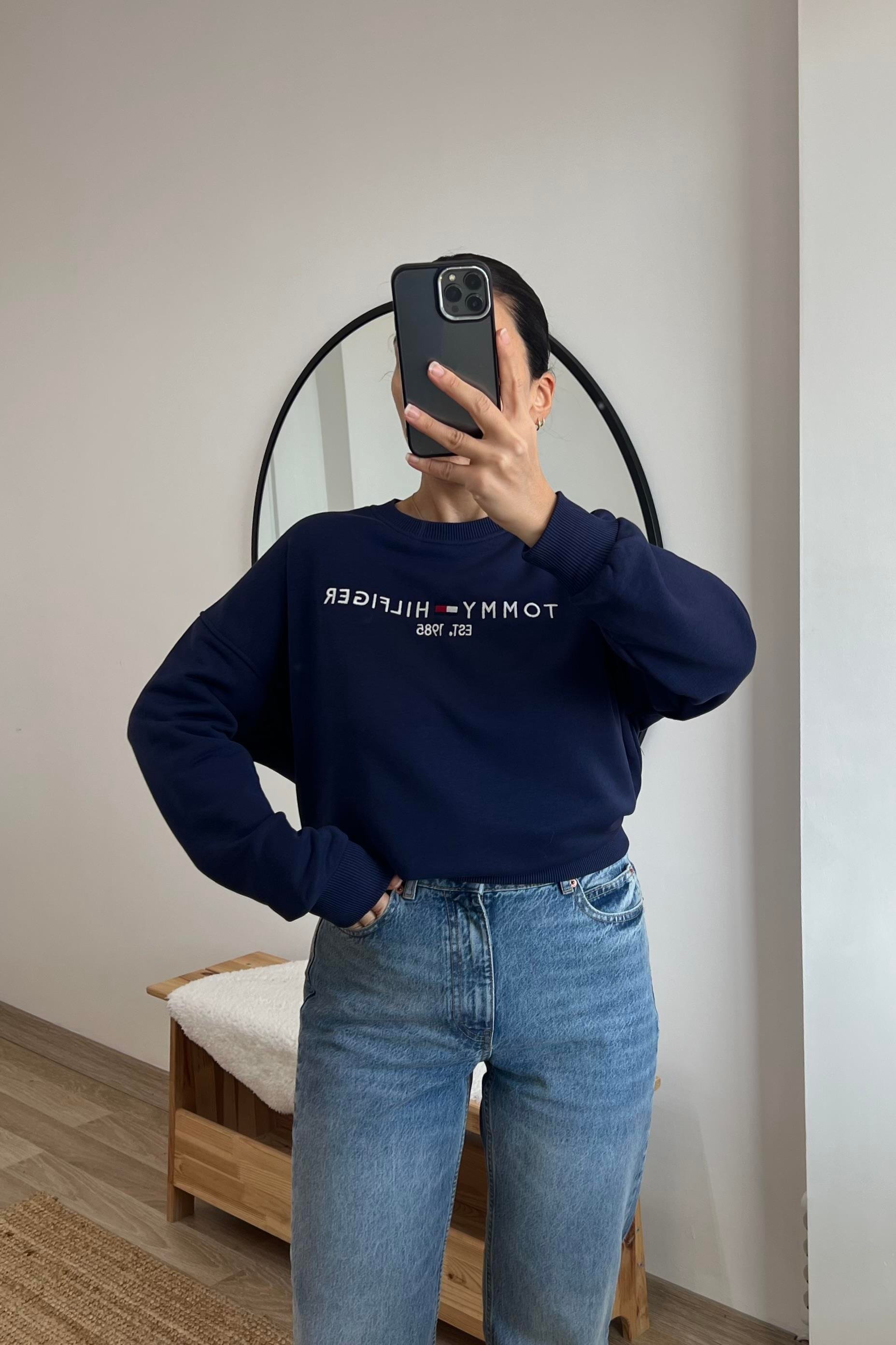 Lacivert Oversize Logo Nakışlı Sweatshirt uygun fiyatlarda www.butikhola.com adresinde