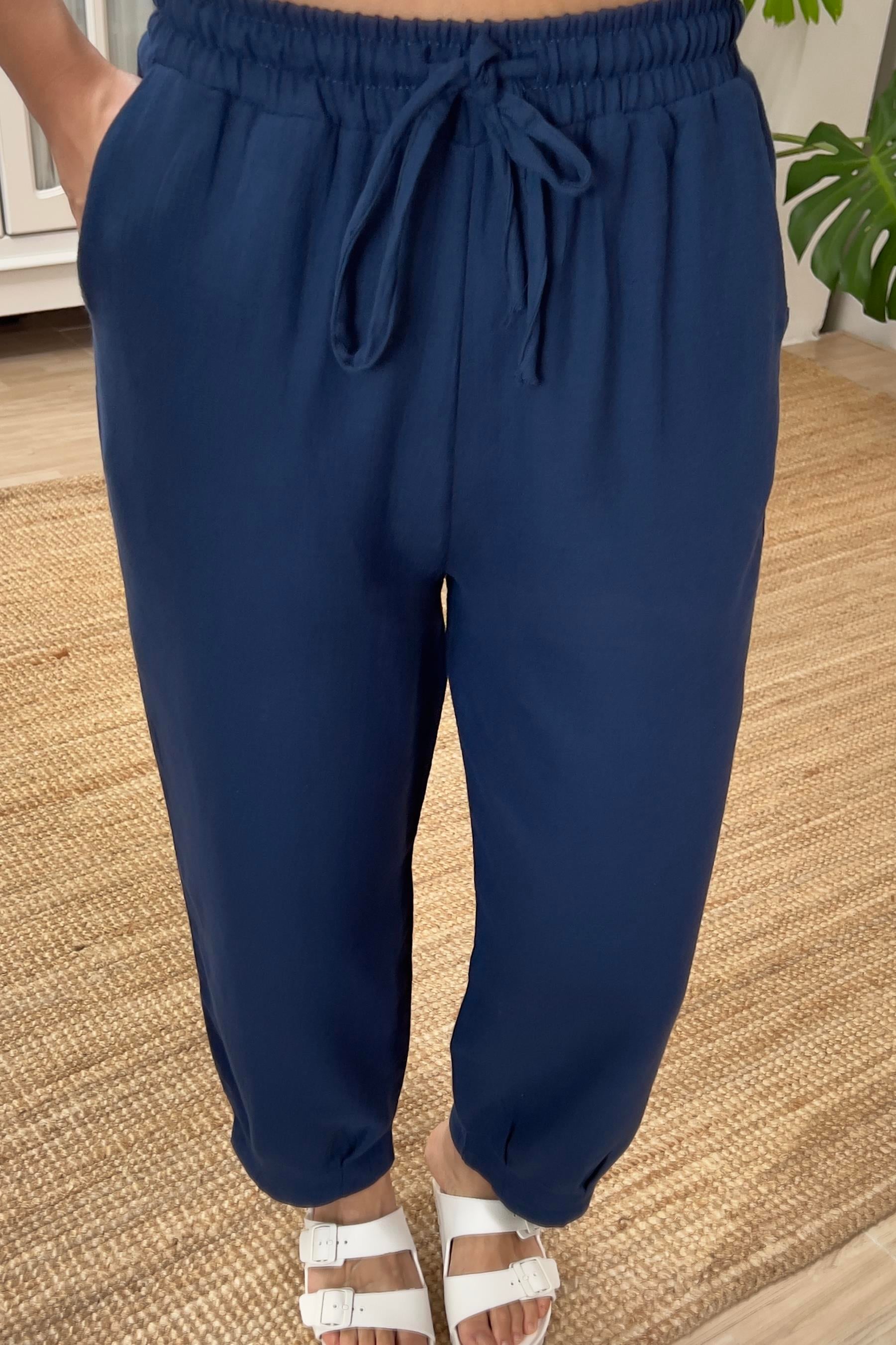 Lacivert Paçası Pileli Müslin Pantolon uygun fiyatlarda www.butikhola.com adresinde