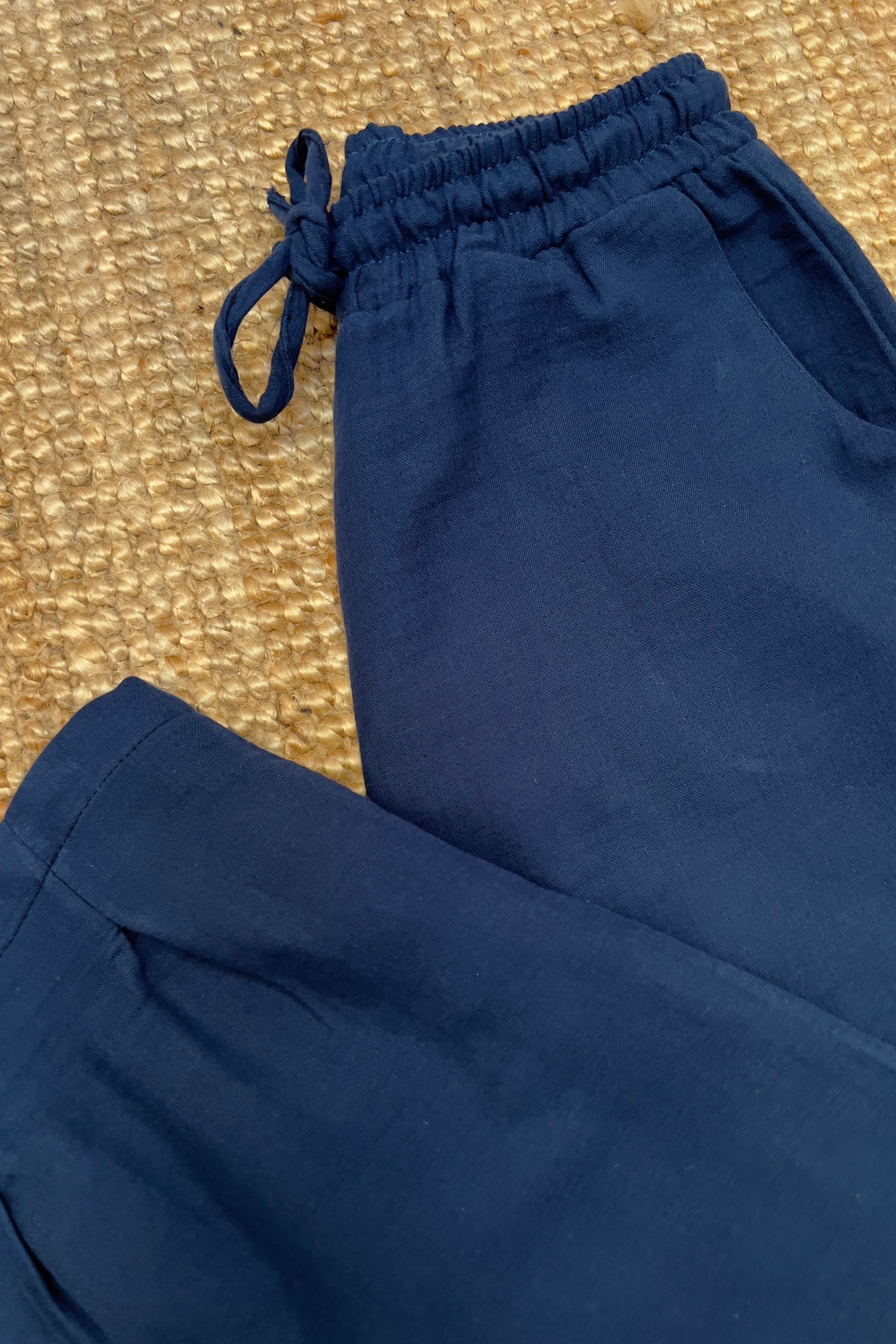 Lacivert Paçası Pileli Müslin Pantolon uygun fiyatlarda www.butikhola.com adresinde