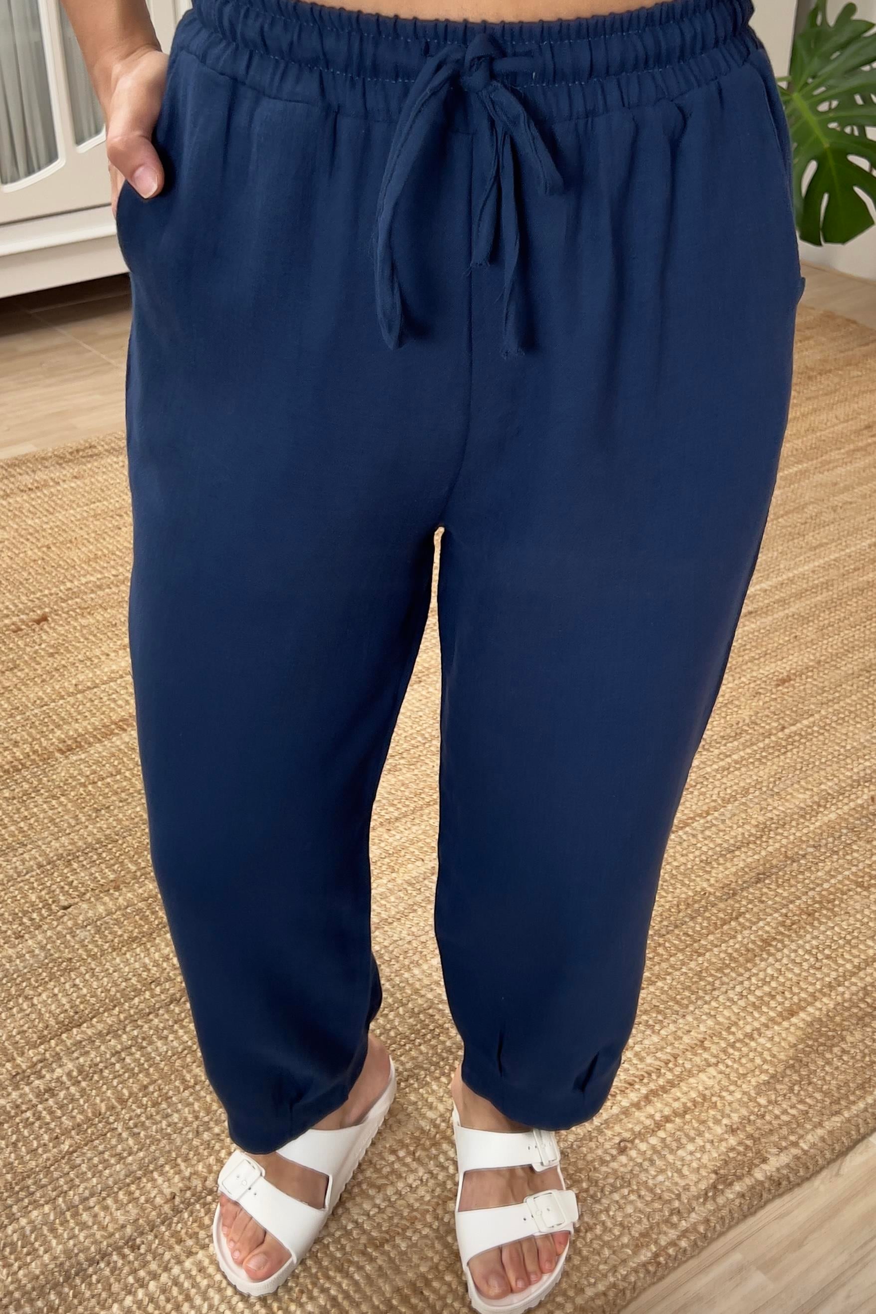 Lacivert Paçası Pileli Müslin Pantolon uygun fiyatlarda www.butikhola.com adresinde