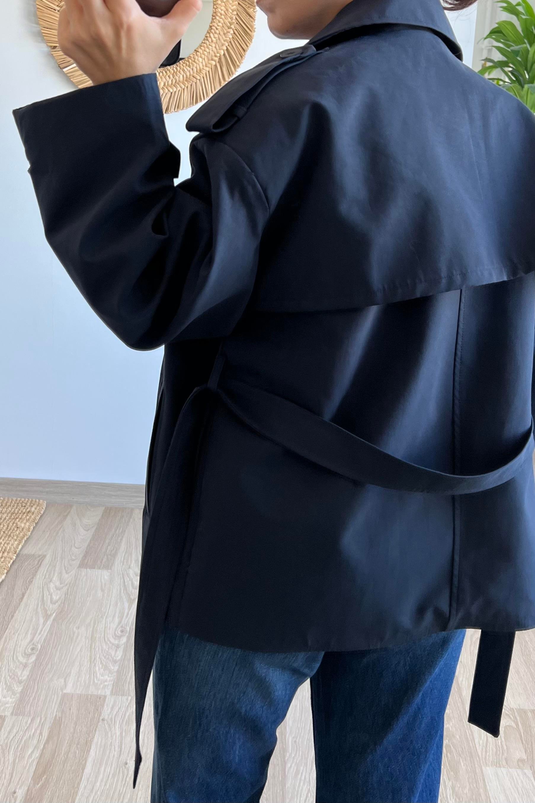 Lacivert Premium Kuşaklı Kısa Trençkot uygun fiyatlarda www.butikhola.com adresinde