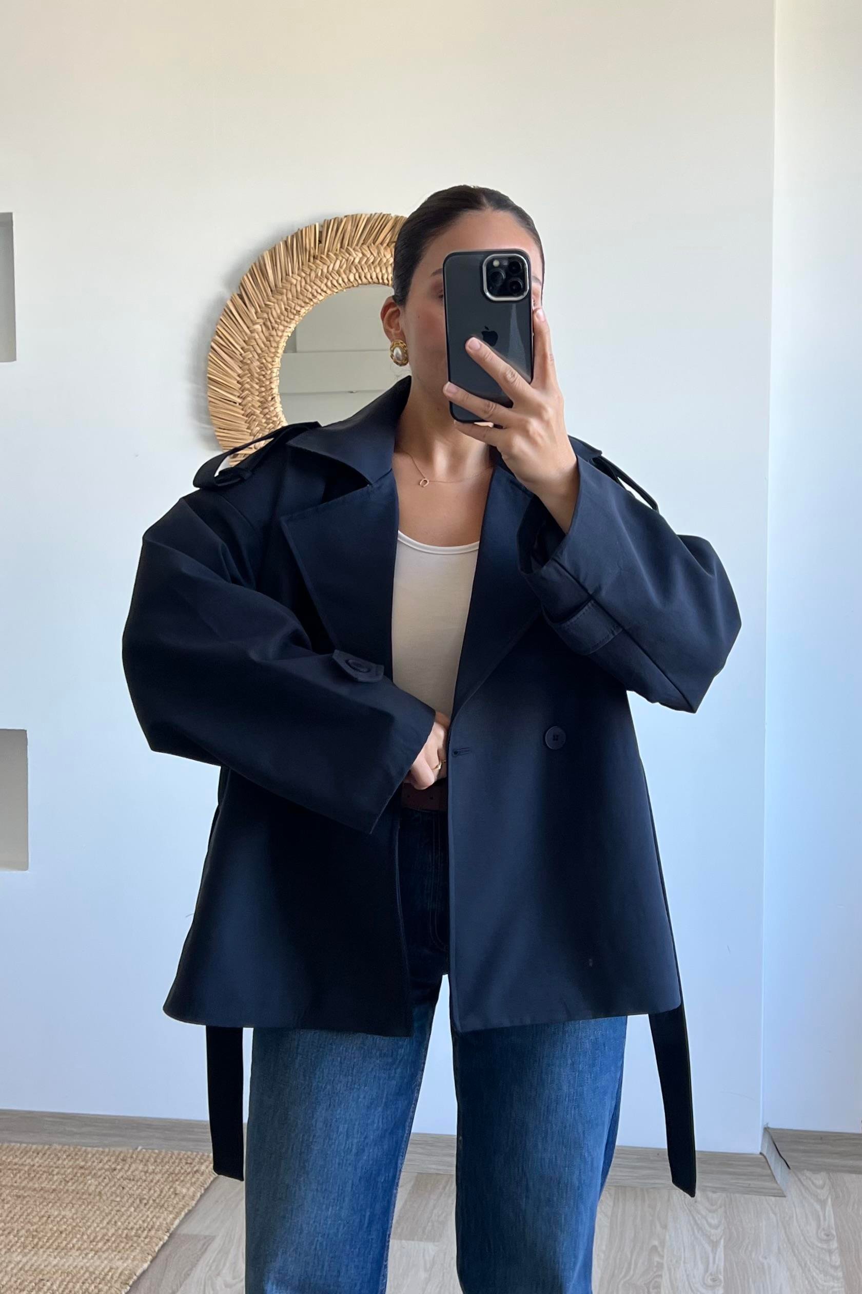 Lacivert Premium Kuşaklı Kısa Trençkot uygun fiyatlarda www.butikhola.com adresinde