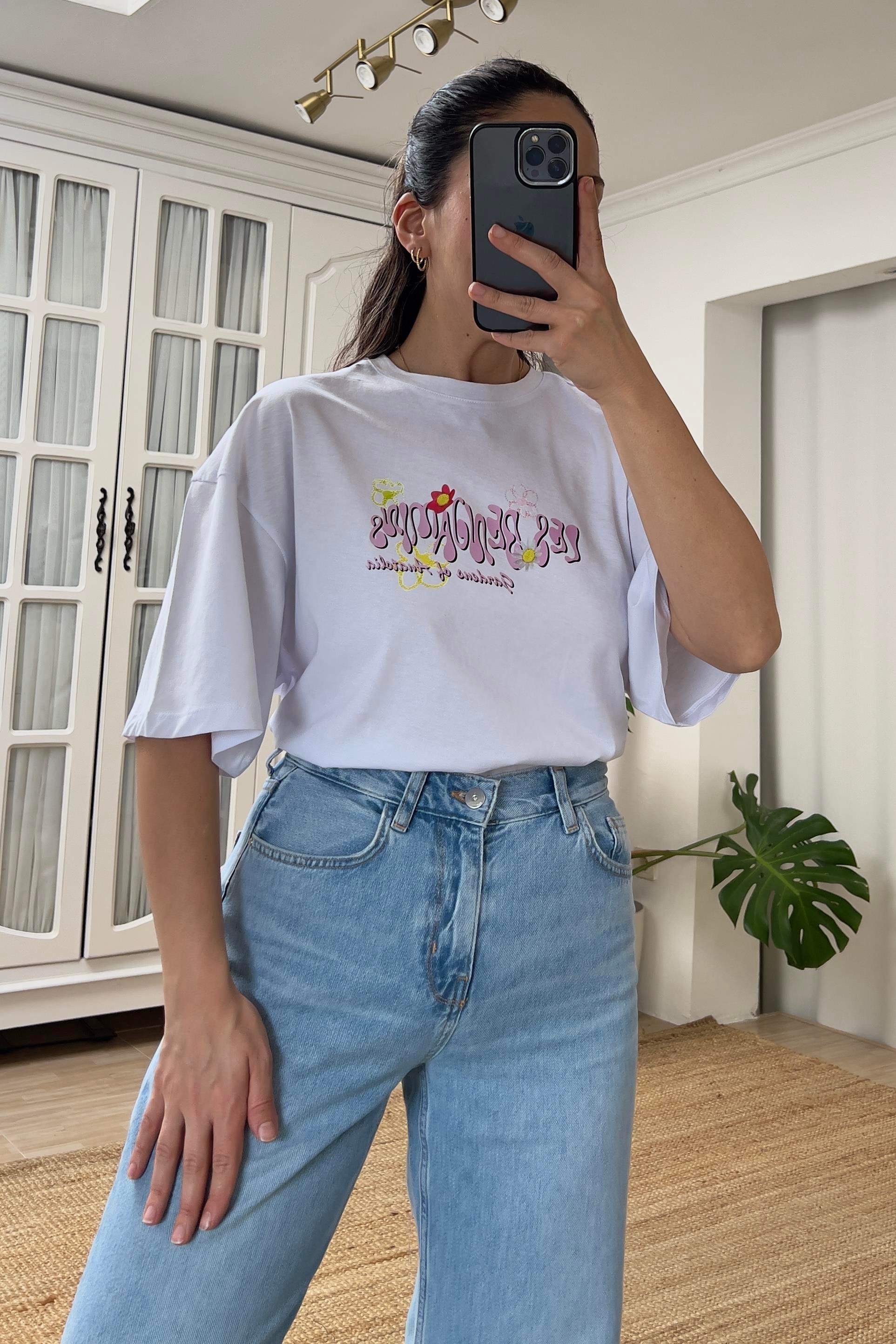 LB Beyaz Çiçek Desenli Düşük Omuz Tshirt uygun fiyatlarda www.butikhola.com adresinde