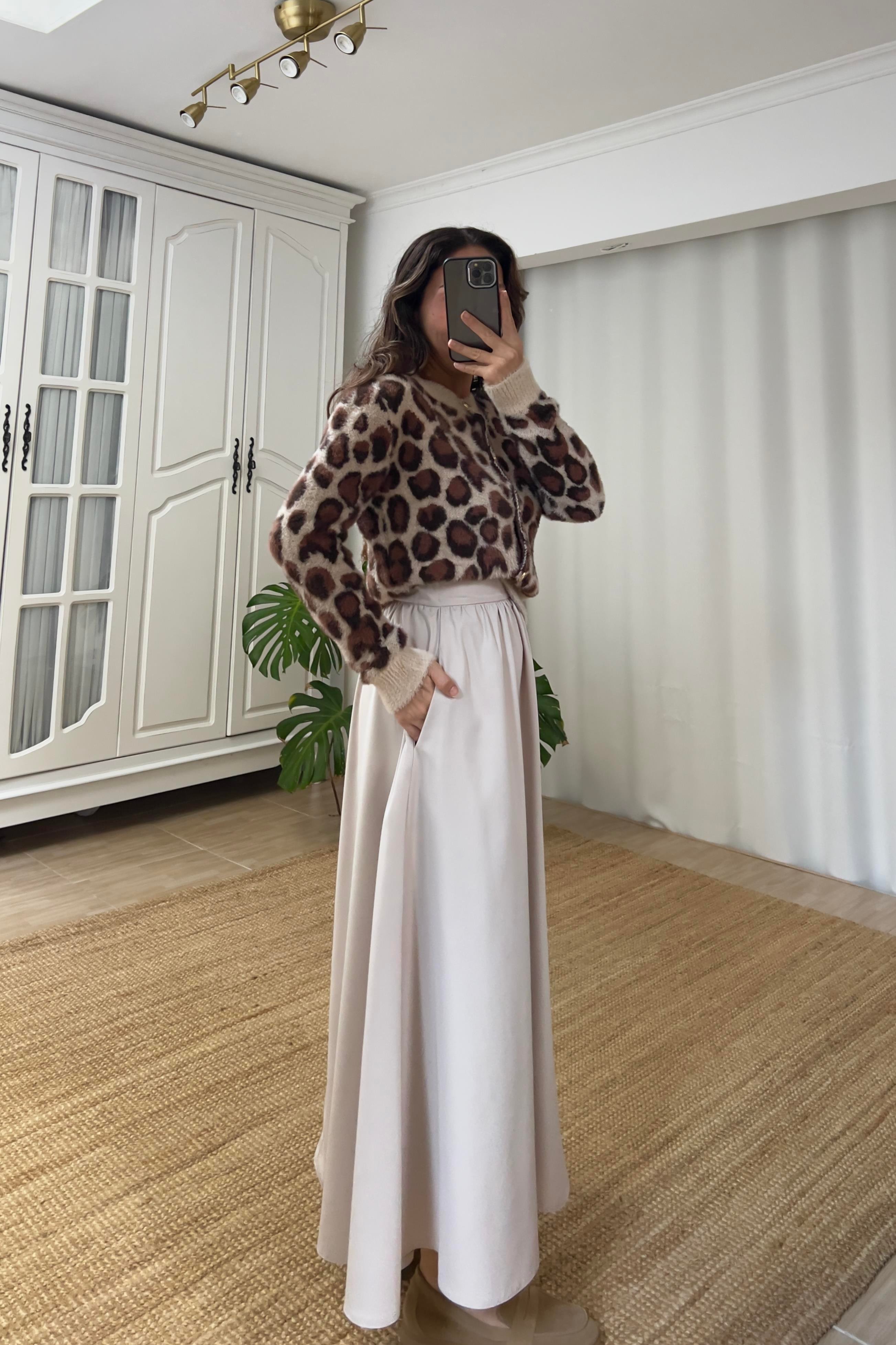 Leopar Desenli Düğme Detaylı Yumoş Hırka  uygun fiyatlarda www.butikhola.com adresinde