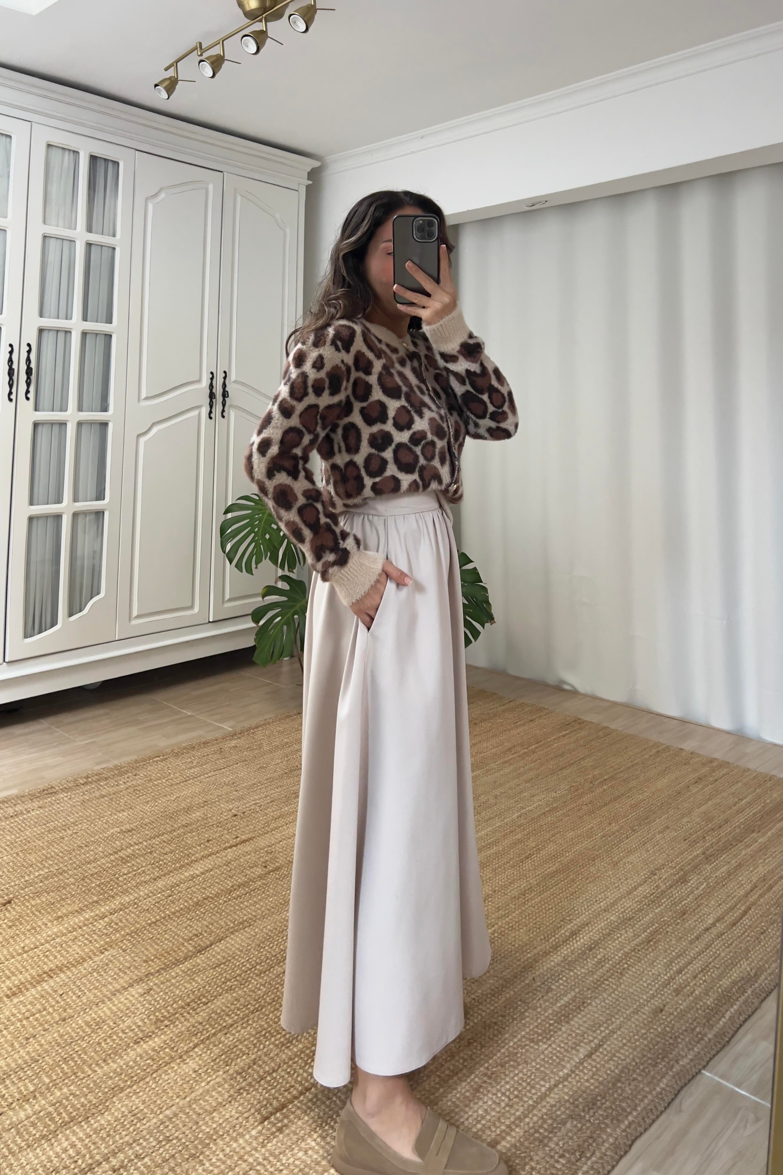 Leopar Desenli Düğme Detaylı Yumoş Hırka  uygun fiyatlarda www.butikhola.com adresinde