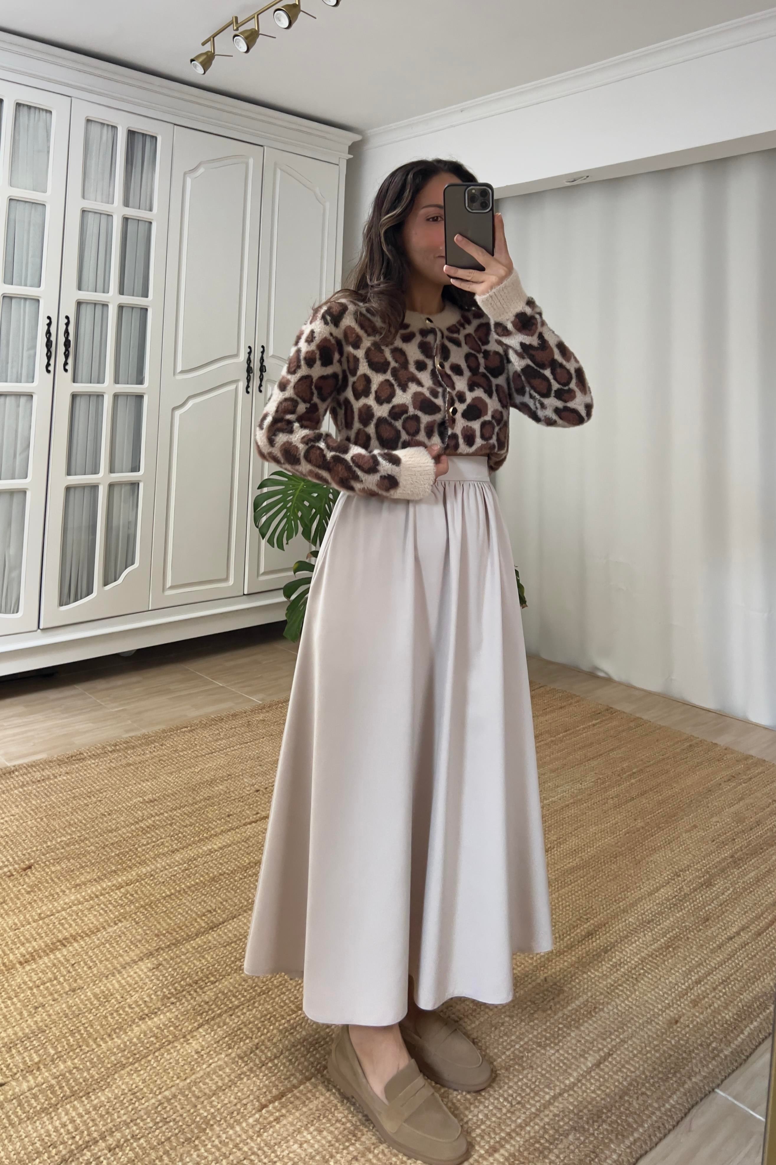 Leopar Desenli Düğme Detaylı Yumoş Hırka  uygun fiyatlarda www.butikhola.com adresinde