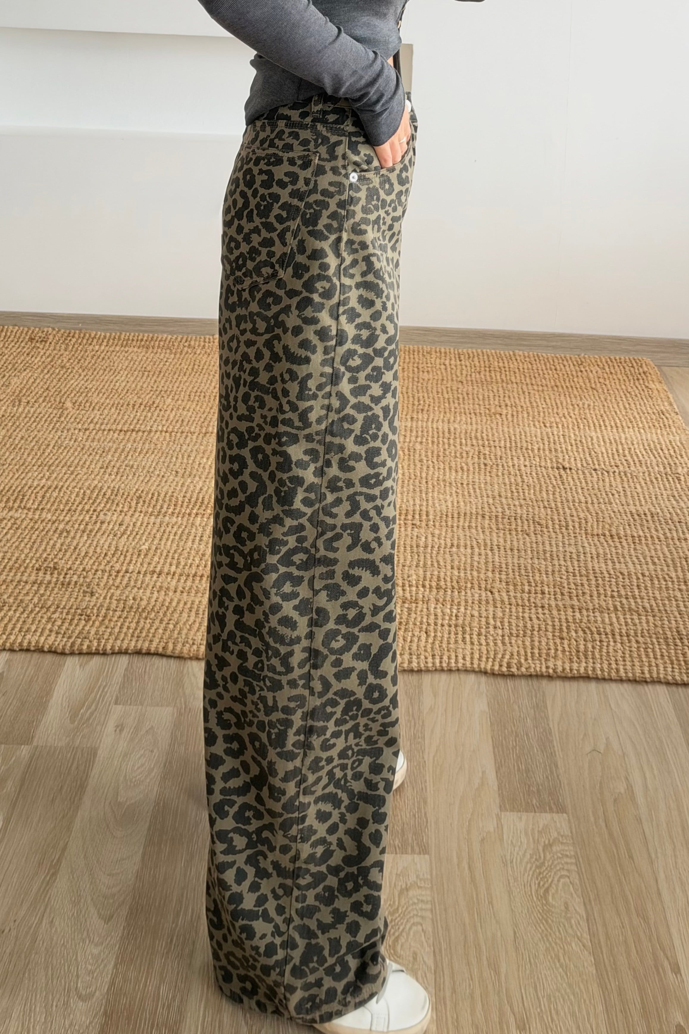 Leopar Desenli Jean uygun fiyatlarda www.butikhola.com adresinde