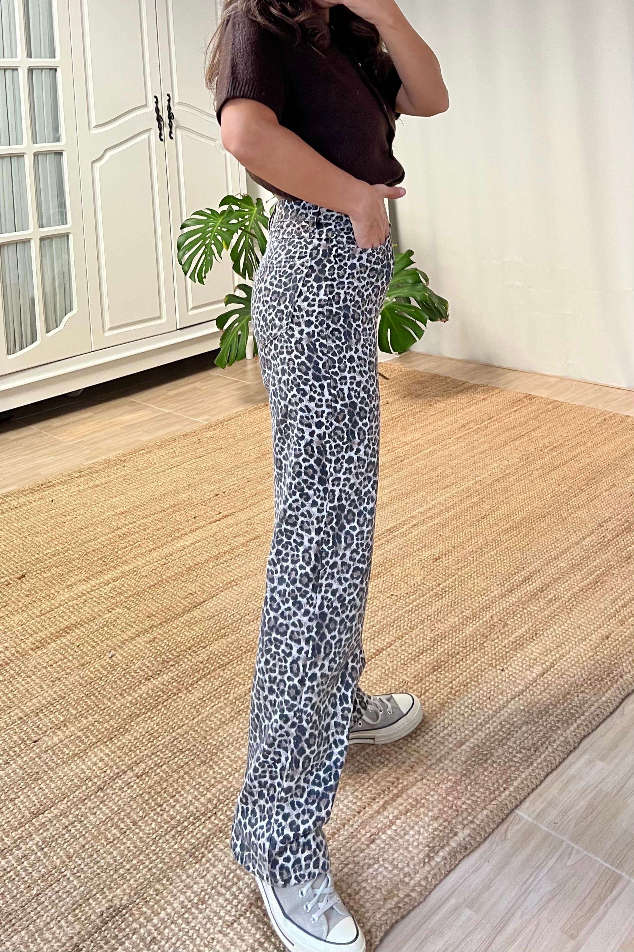 Leopar Desenli Straight Fit Jean uygun fiyatlarda www.butikhola.com adresinde