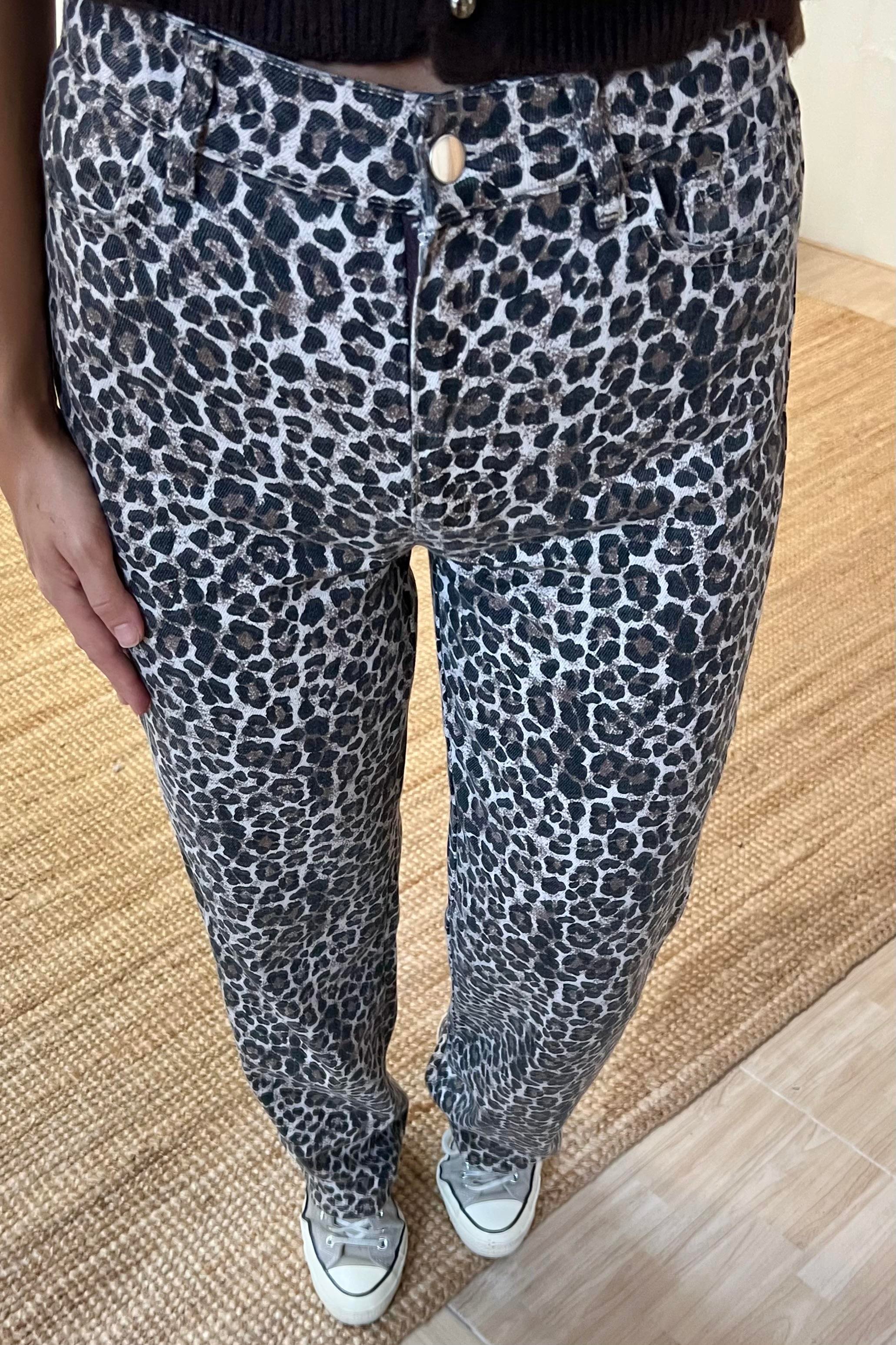 Leopar Desenli Straight Fit Jean uygun fiyatlarda www.butikhola.com adresinde