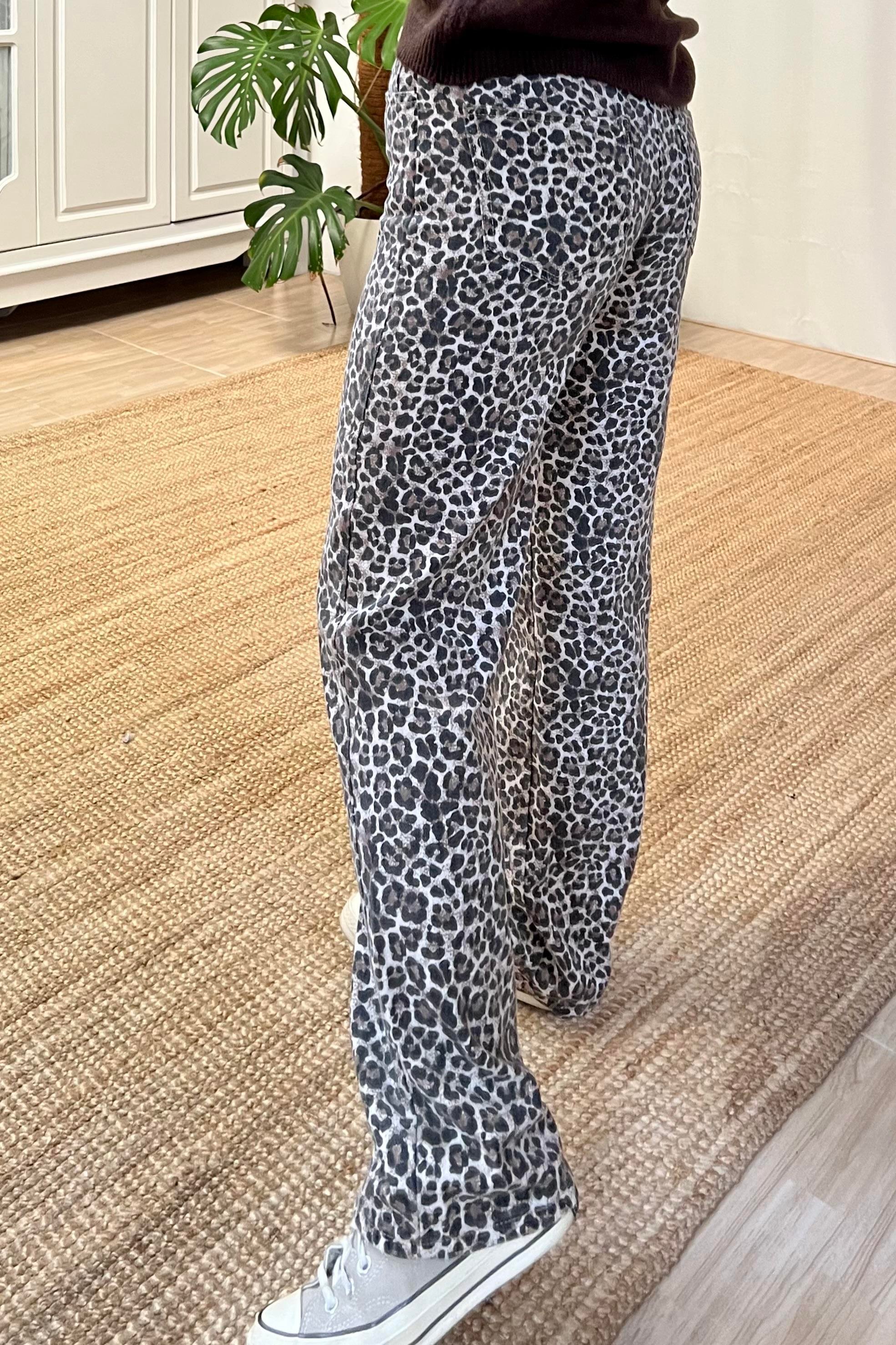 Leopar Desenli Straight Fit Jean uygun fiyatlarda www.butikhola.com adresinde