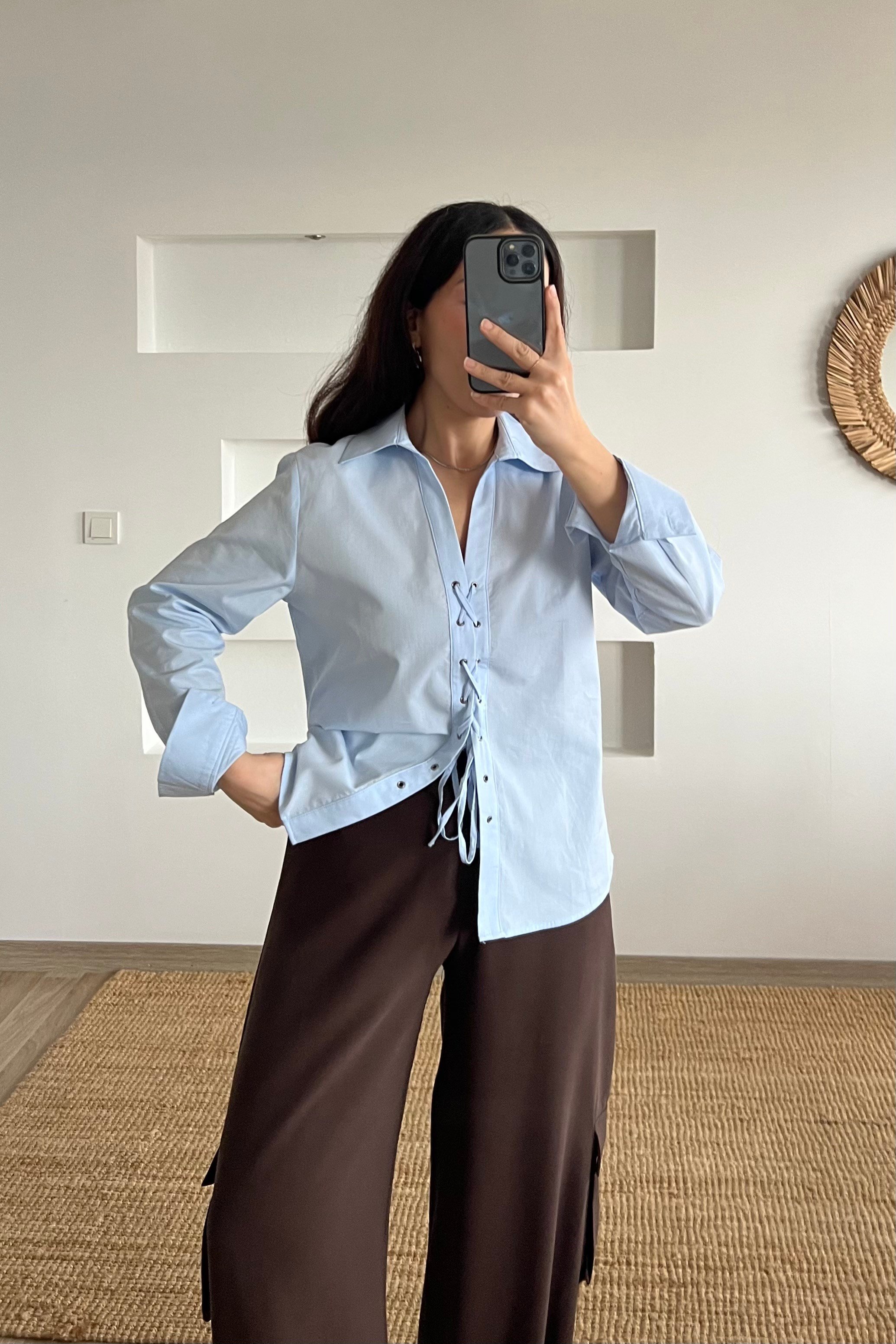 Mavi Bağlama Detaylı Poplin Gömlek uygun fiyatlarda www.butikhola.com adresinde