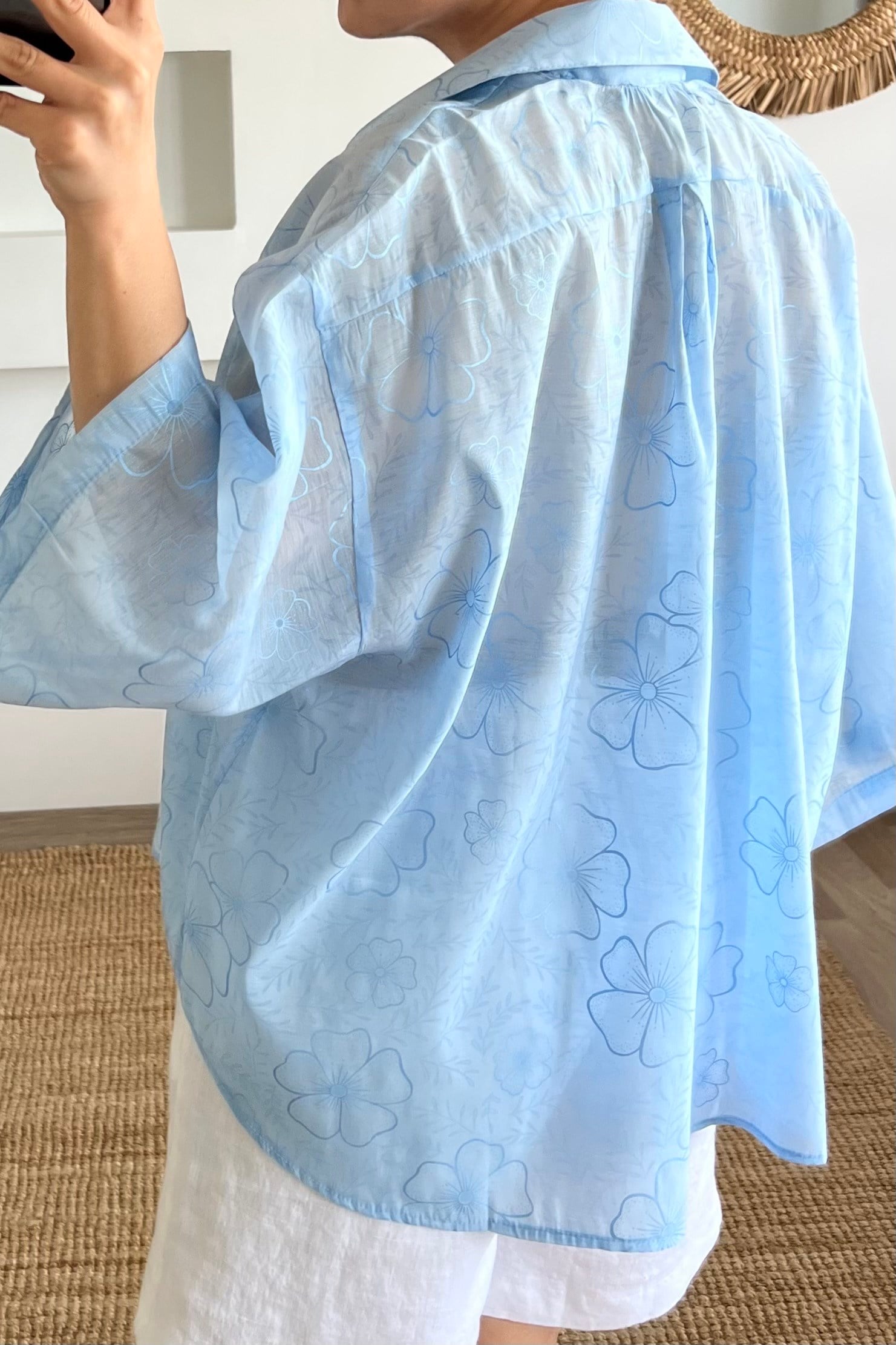 Mavi Çiçek Desenli Oversize Gömlek uygun fiyatlarda www.butikhola.com adresinde