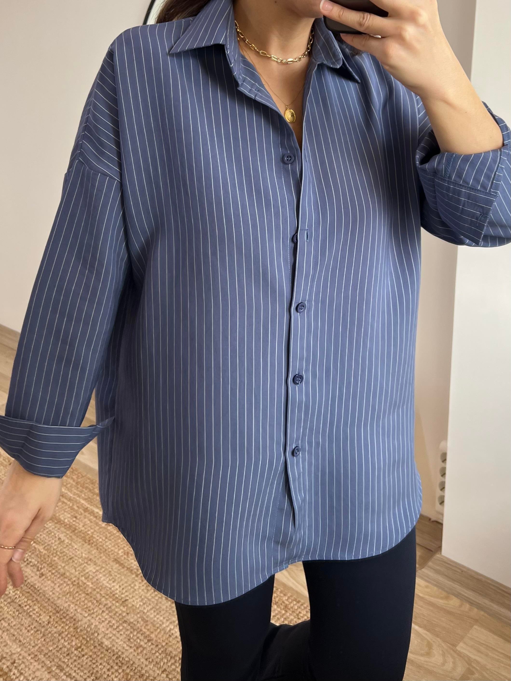Mavi Çizgili Dökümlü Tensel Gömlek uygun fiyatlarda www.butikhola.com adresinde