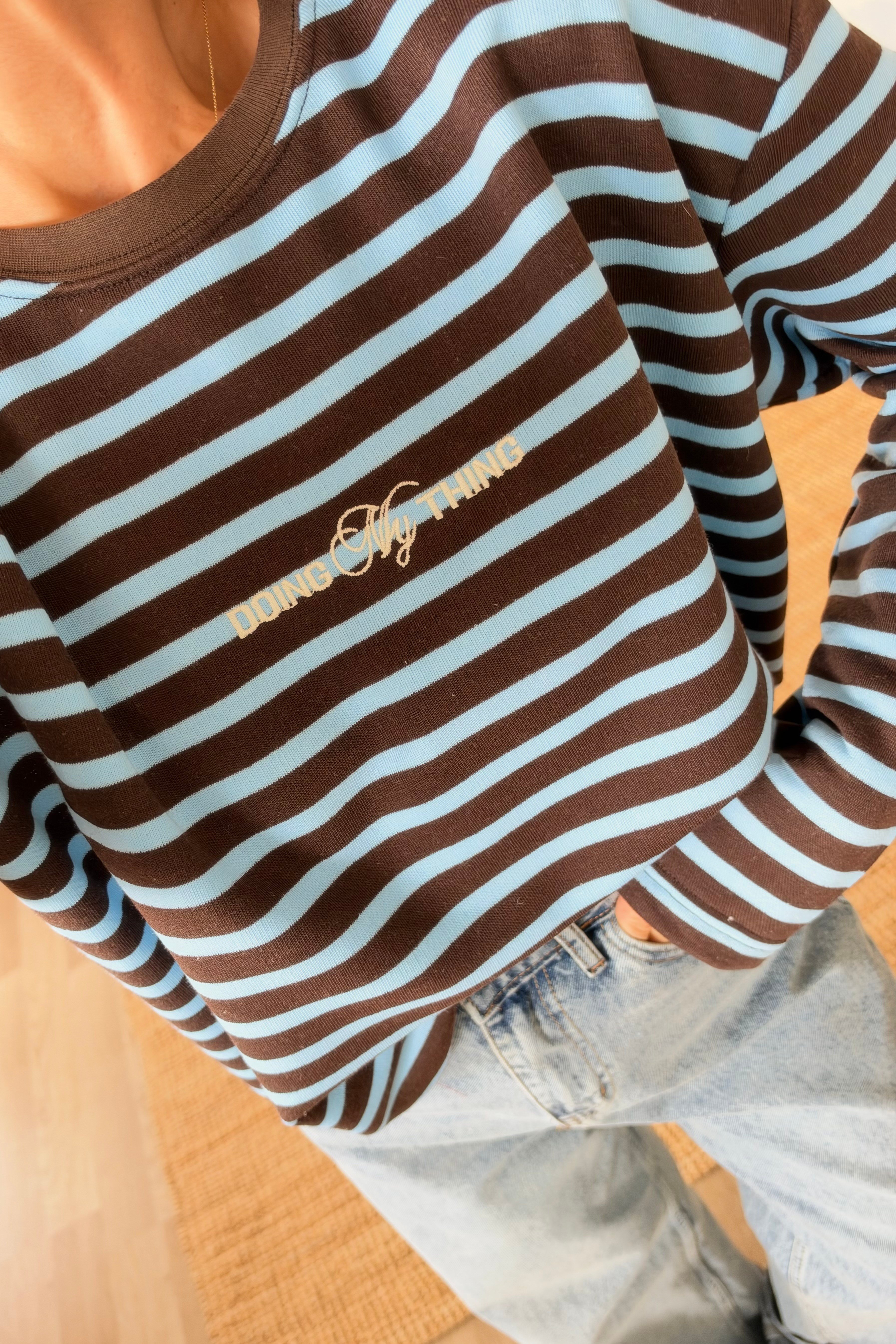 Mavi Çizgili Nakış Detaylı Sweatshirt uygun fiyatlarda www.butikhola.com adresinde