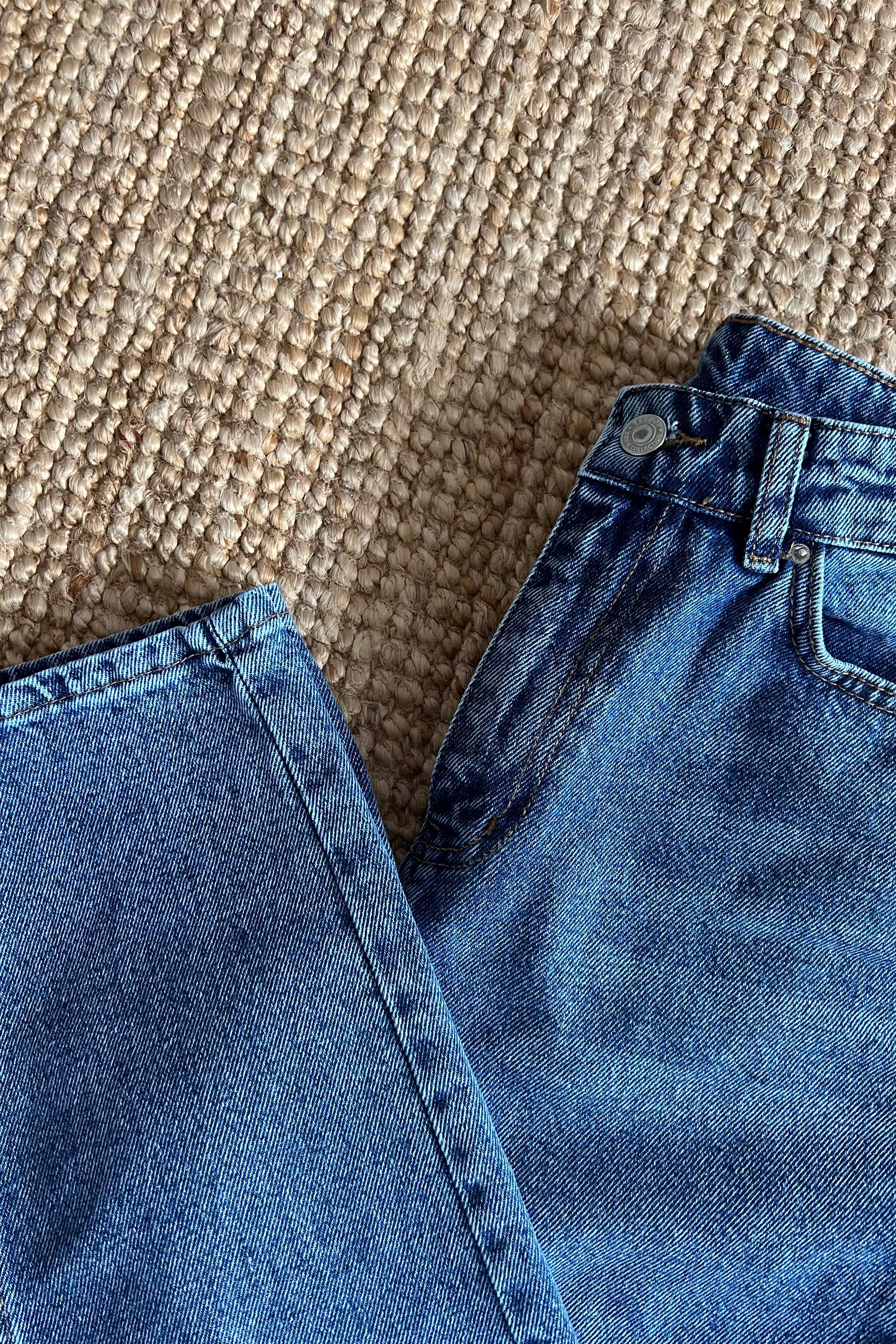 Mavi Yıkamalı Mom Fit Jean  uygun fiyatlarda www.butikhola.com adresinde