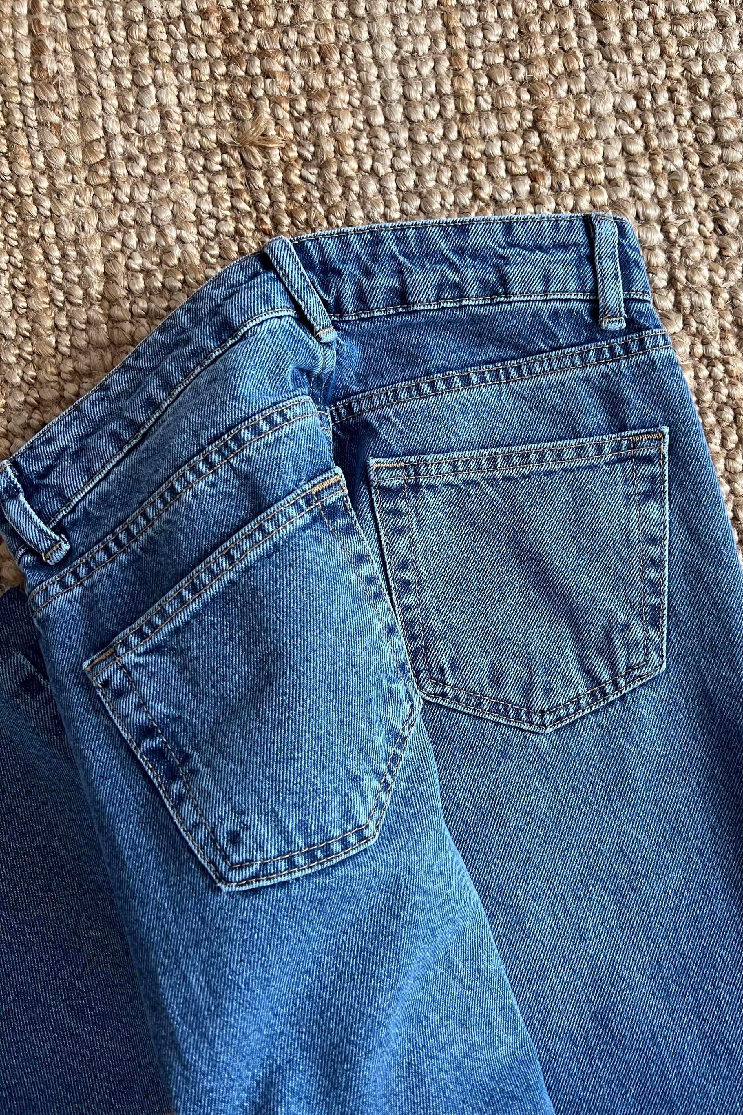 Mavi Yıkamalı Straight Fit Kesik Paça Jean  uygun fiyatlarda www.butikhola.com adresinde