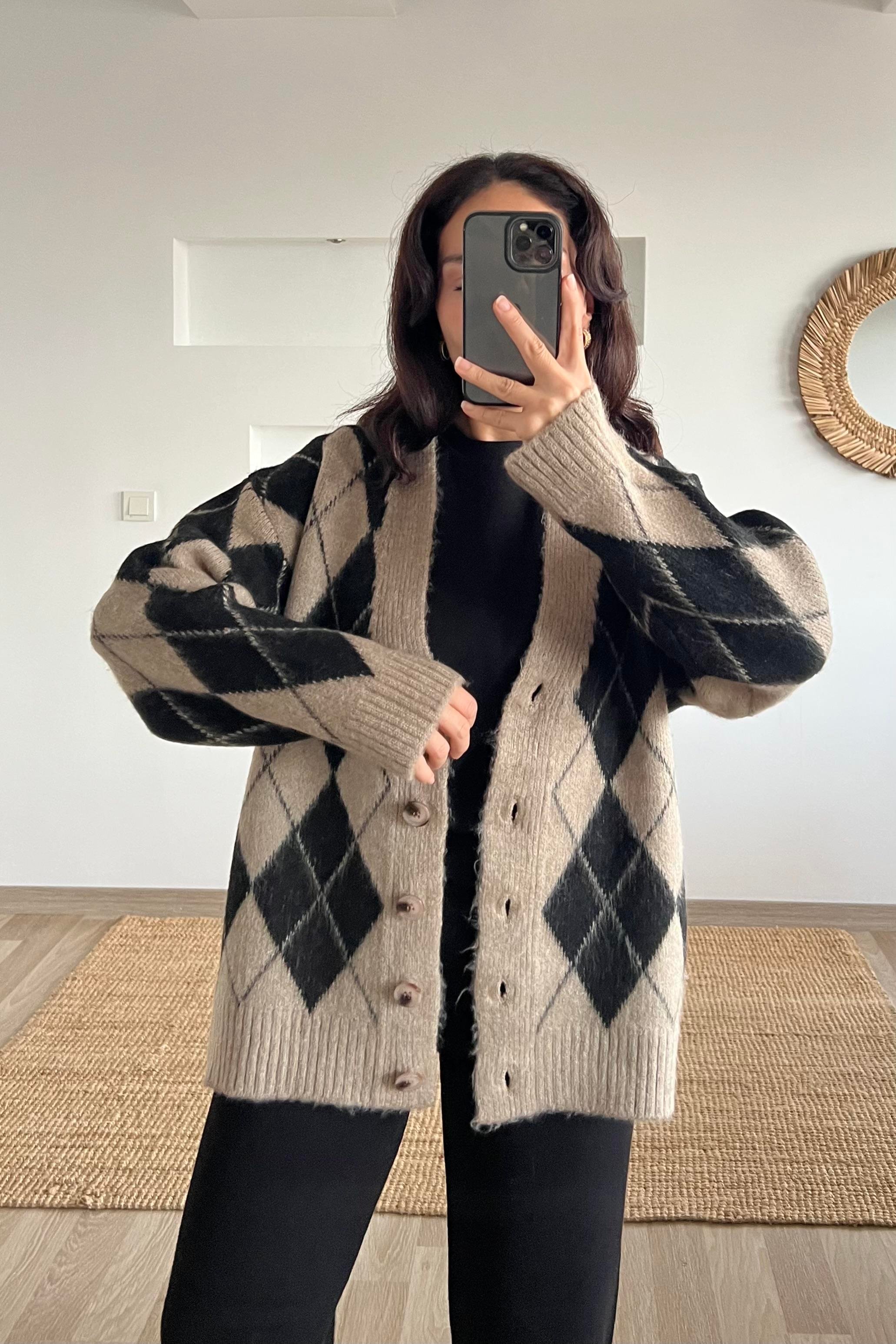 Md Bej Baklava Desenli Yün Hırka uygun fiyatlarda www.butikhola.com adresinde