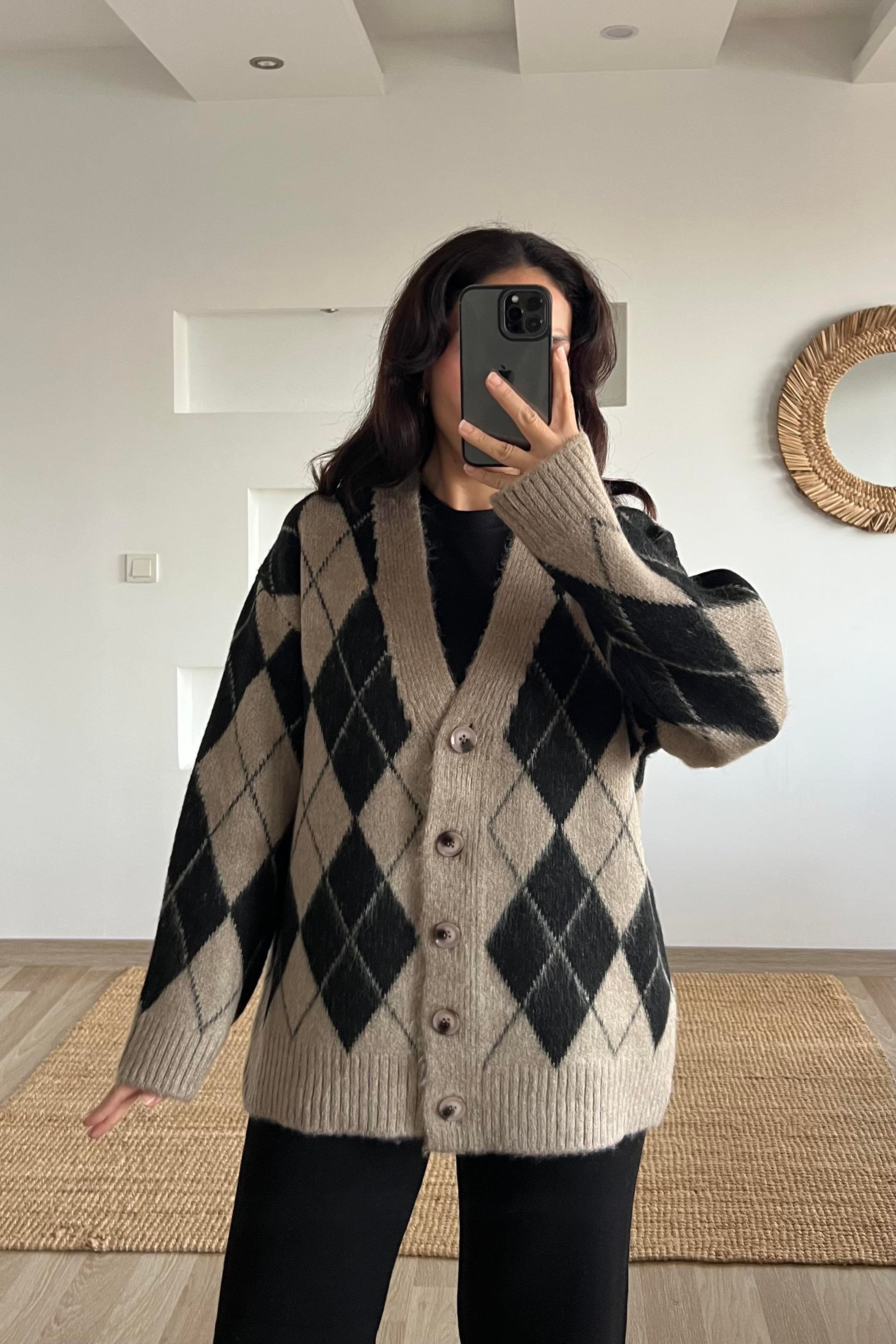 Md Bej Baklava Desenli Yün Hırka uygun fiyatlarda www.butikhola.com adresinde