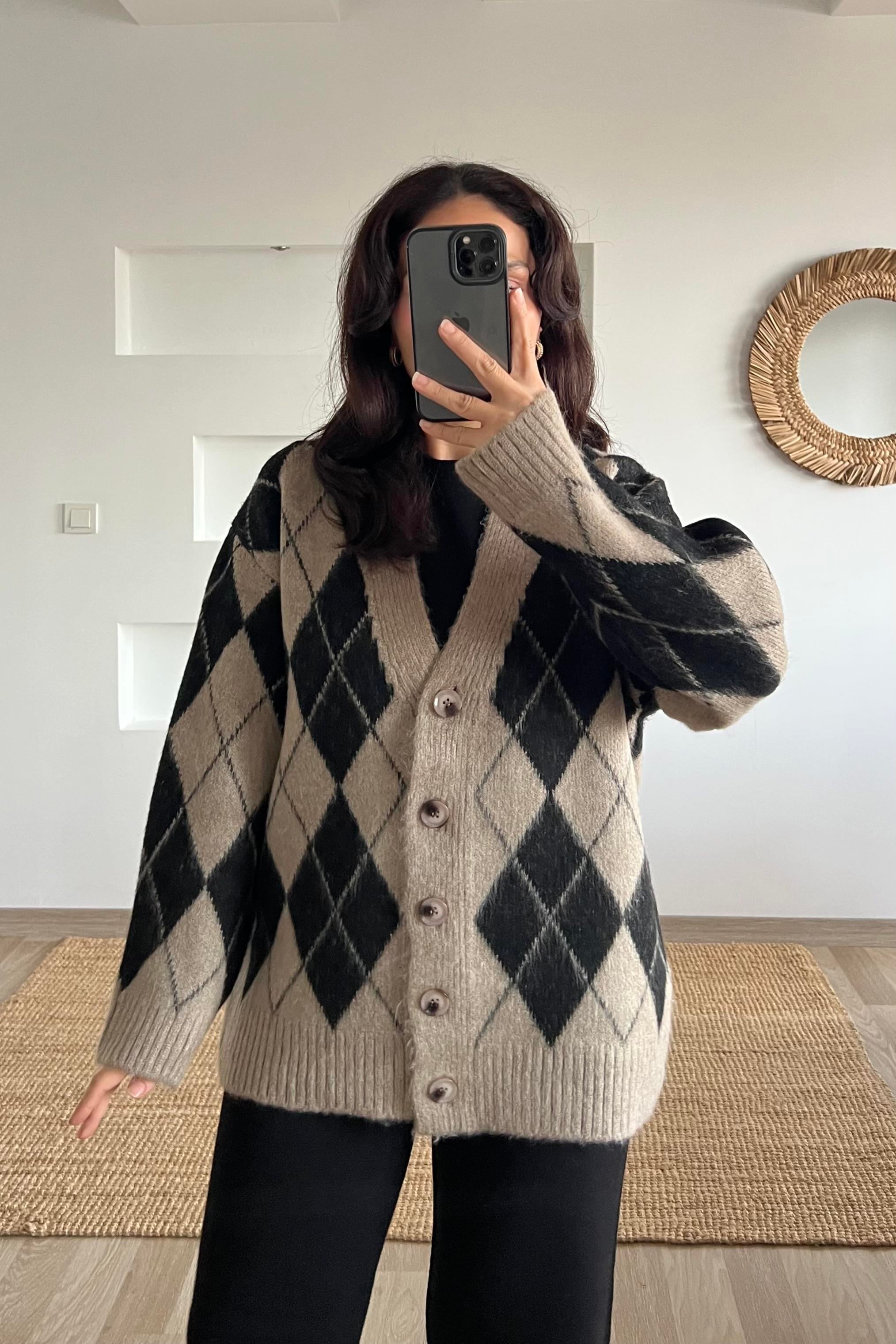 Md Bej Baklava Desenli Yün Hırka uygun fiyatlarda www.butikhola.com adresinde