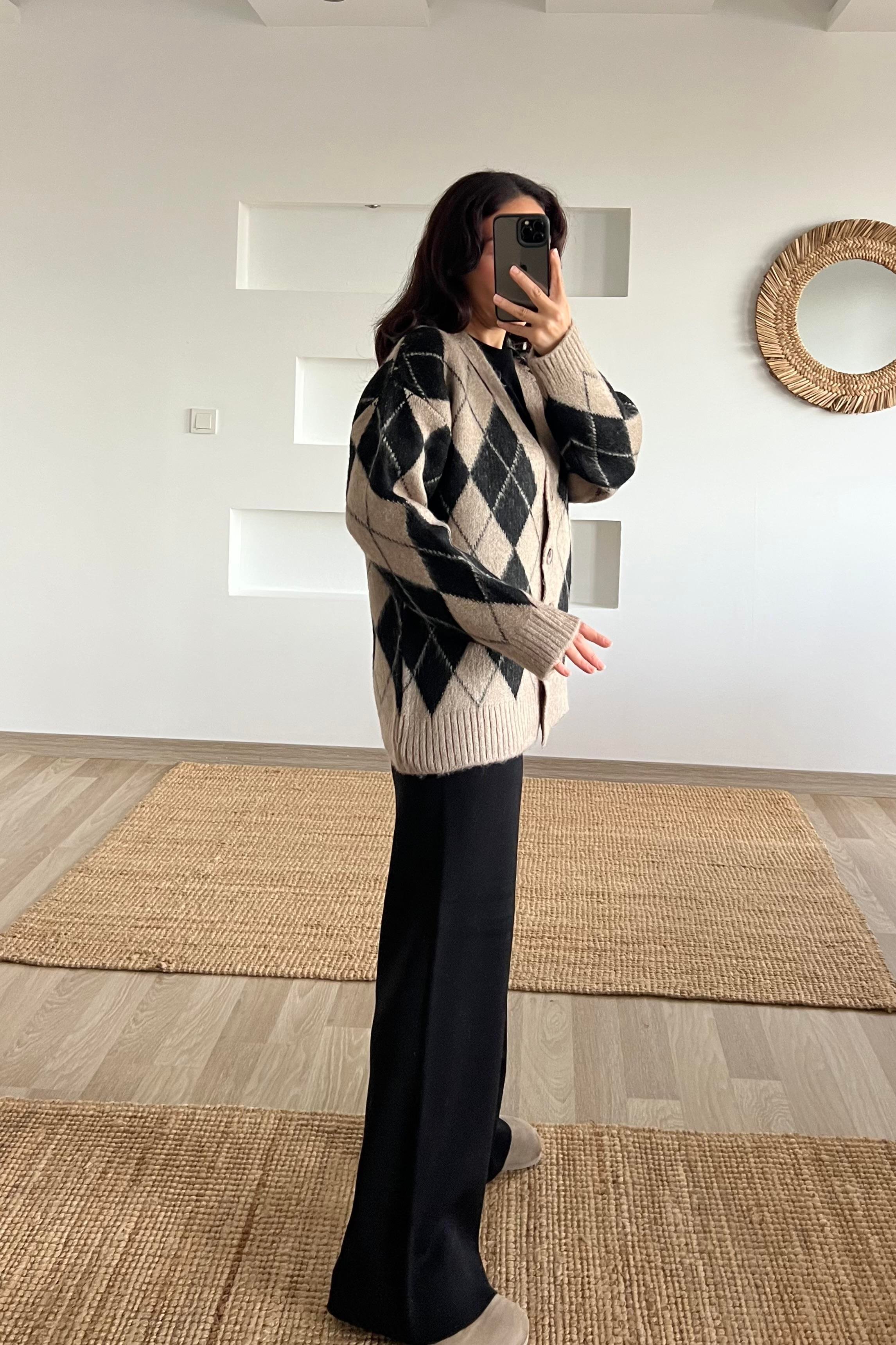 Md Bej Baklava Desenli Yün Hırka uygun fiyatlarda www.butikhola.com adresinde