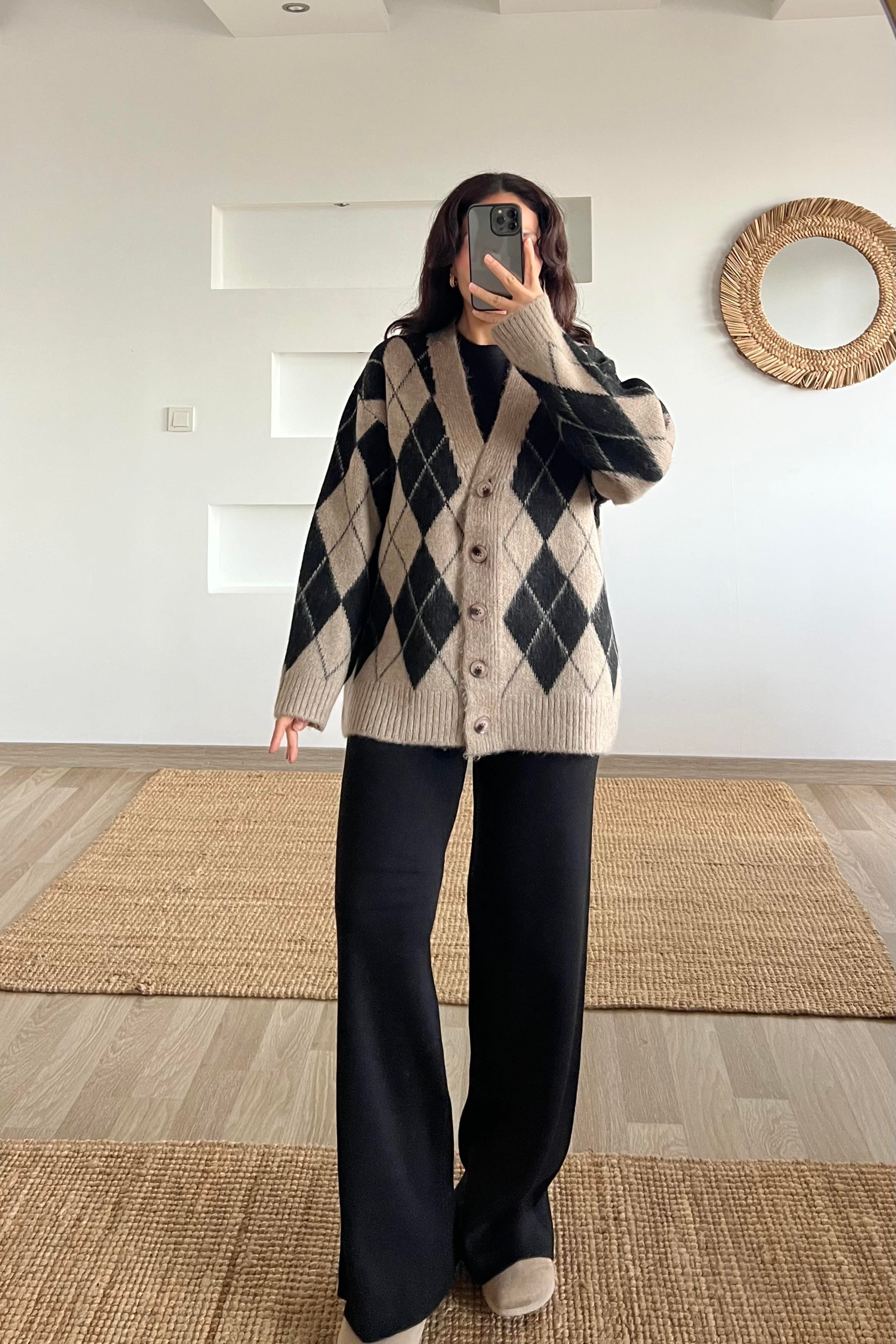 Md Bej Baklava Desenli Yün Hırka uygun fiyatlarda www.butikhola.com adresinde